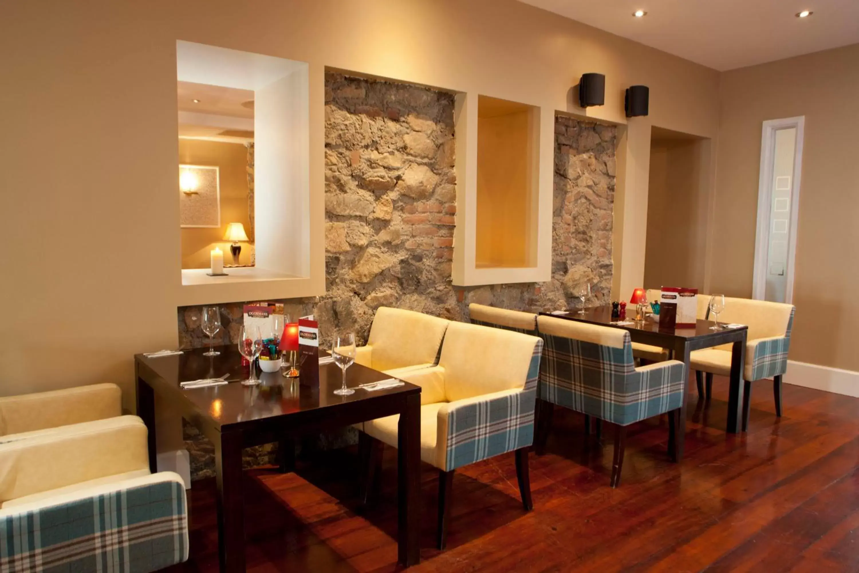 Lounge or bar, Restaurant/Places to Eat in Clybaun Hotel