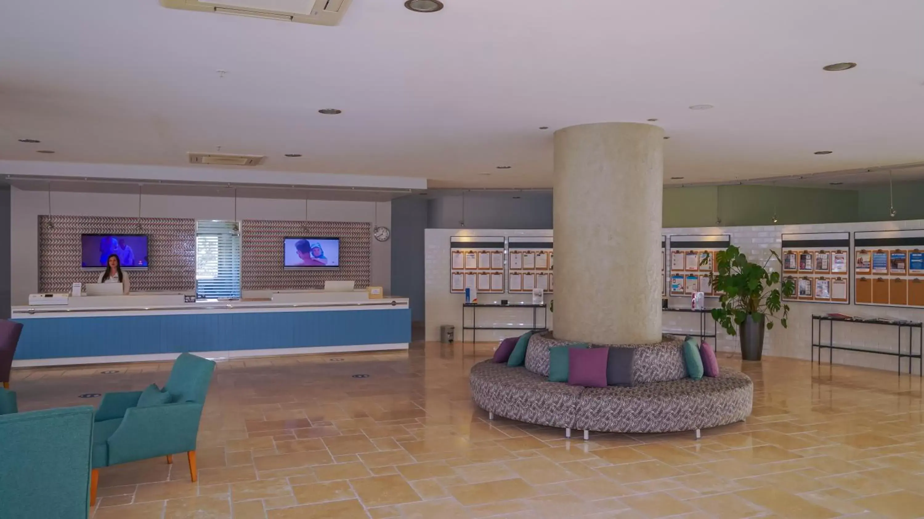 Lobby or reception, Lobby/Reception in Barut B Suites