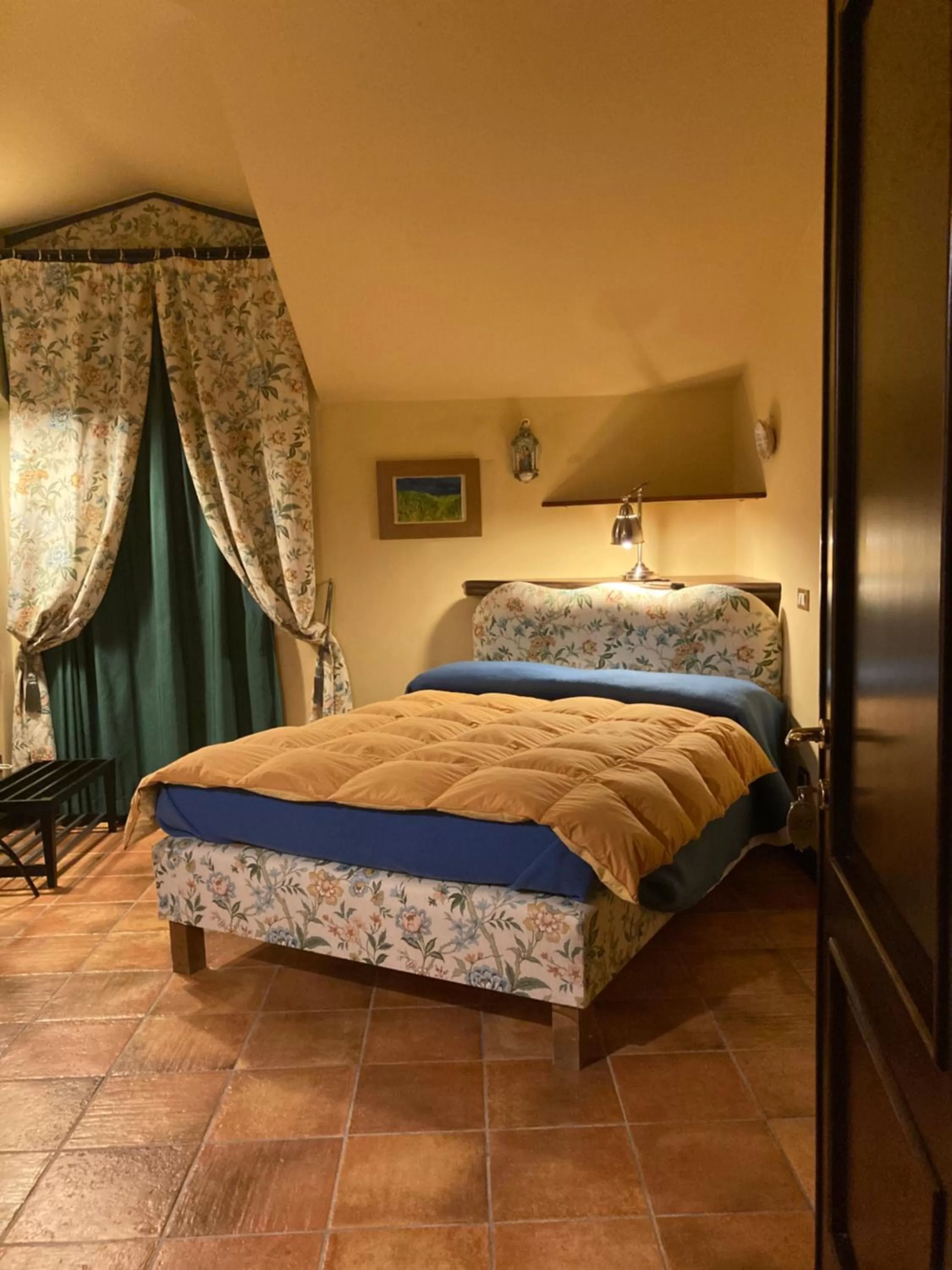 Photo of the whole room, Bed in B&B MontAlbano