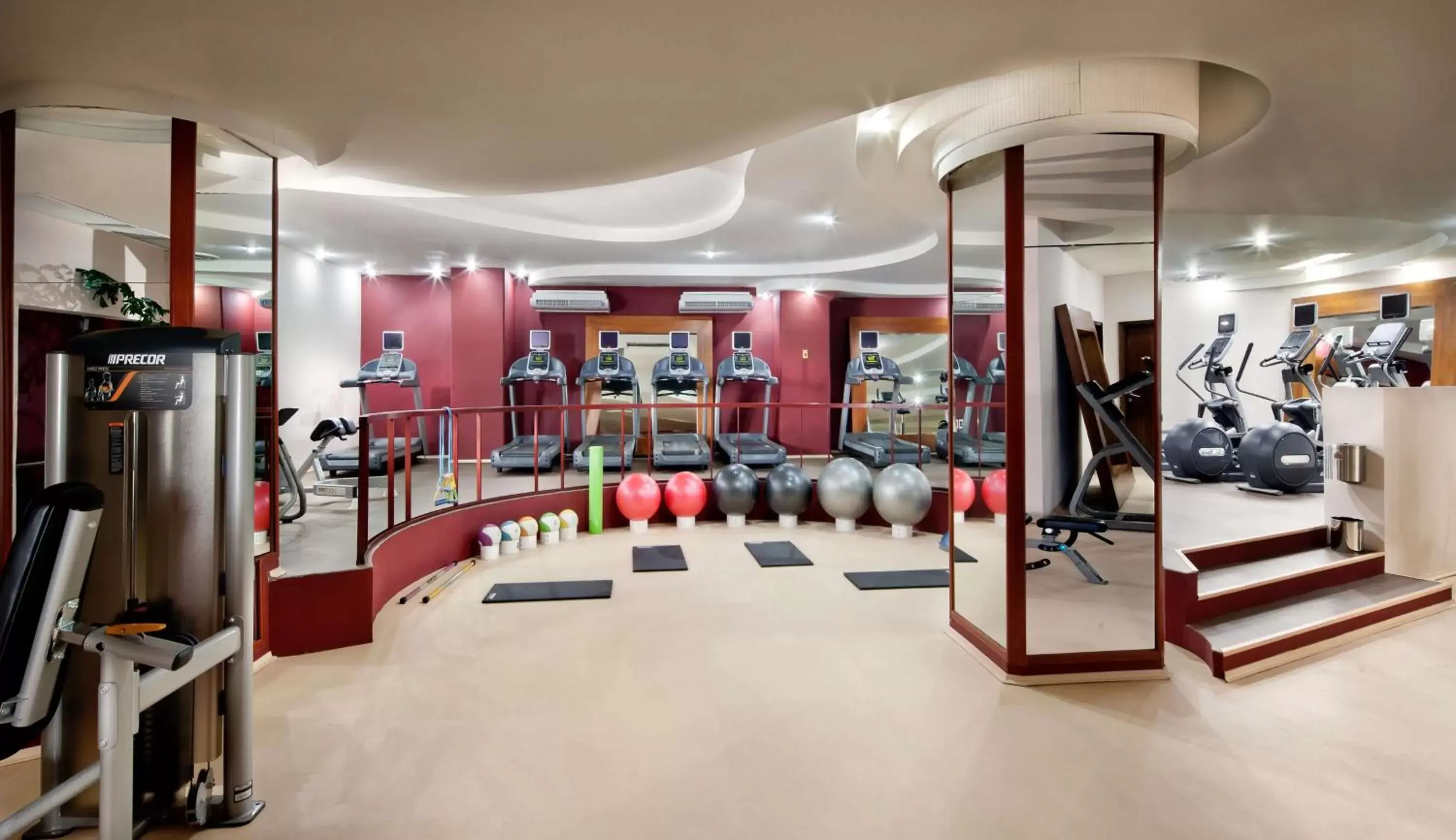 Fitness centre/facilities, Fitness Center/Facilities in Hilton Yaounde
