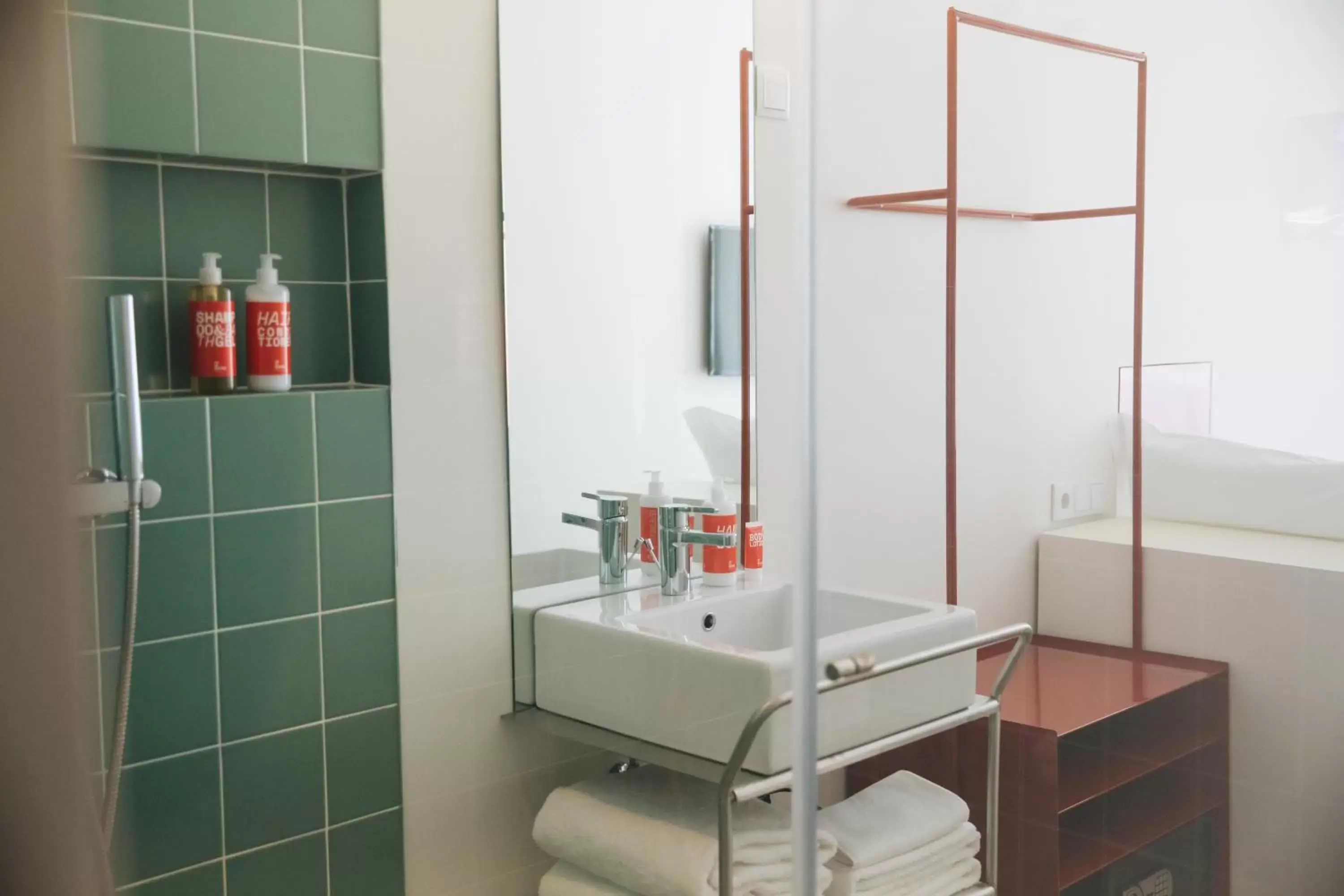 Decorative detail, Bathroom in Esqina Cosmopolitan Lodge