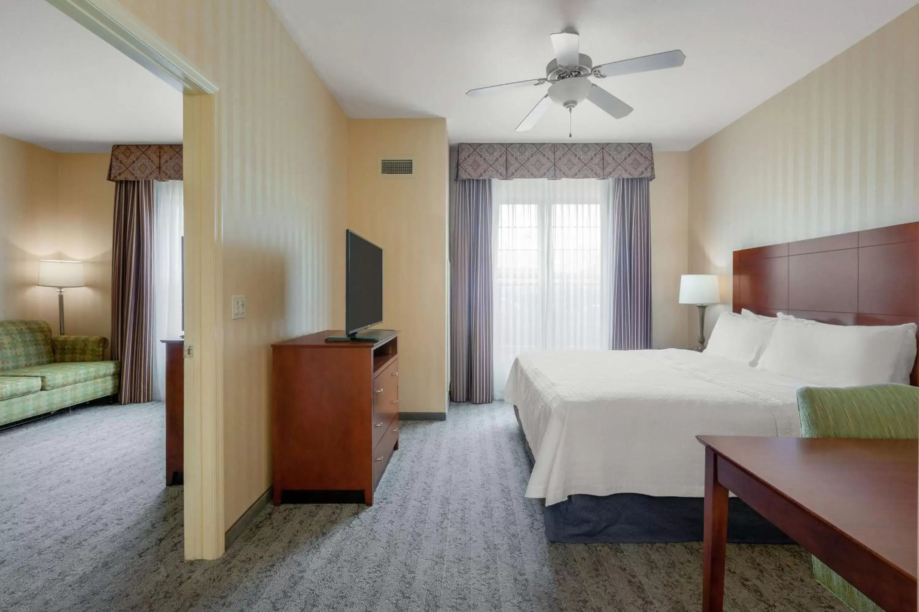 Bedroom in Homewood Suites by Hilton Sacramento Airport-Natomas