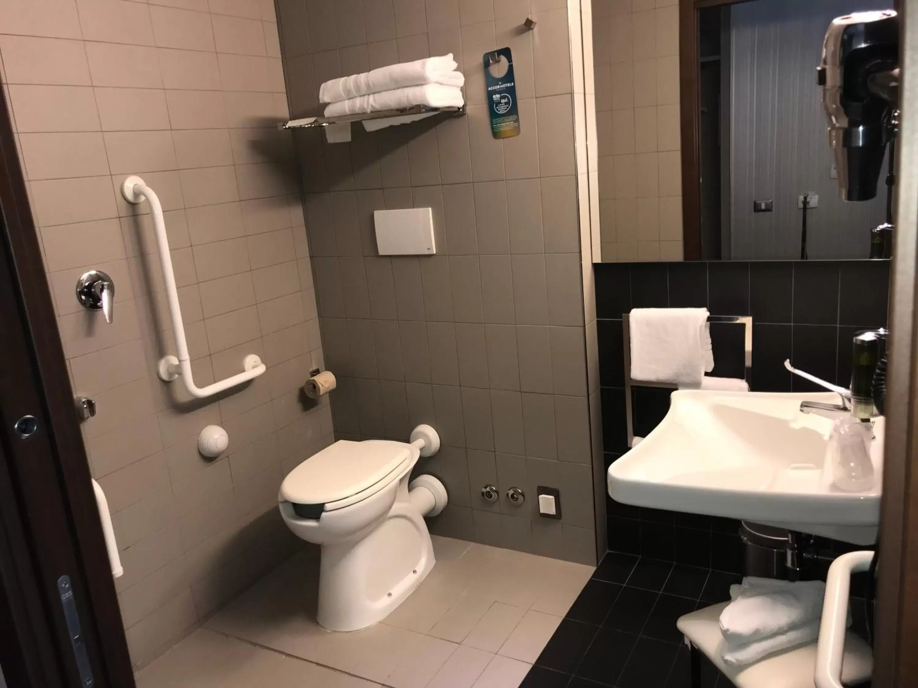 Bathroom in Ibis Styles Roma Eur