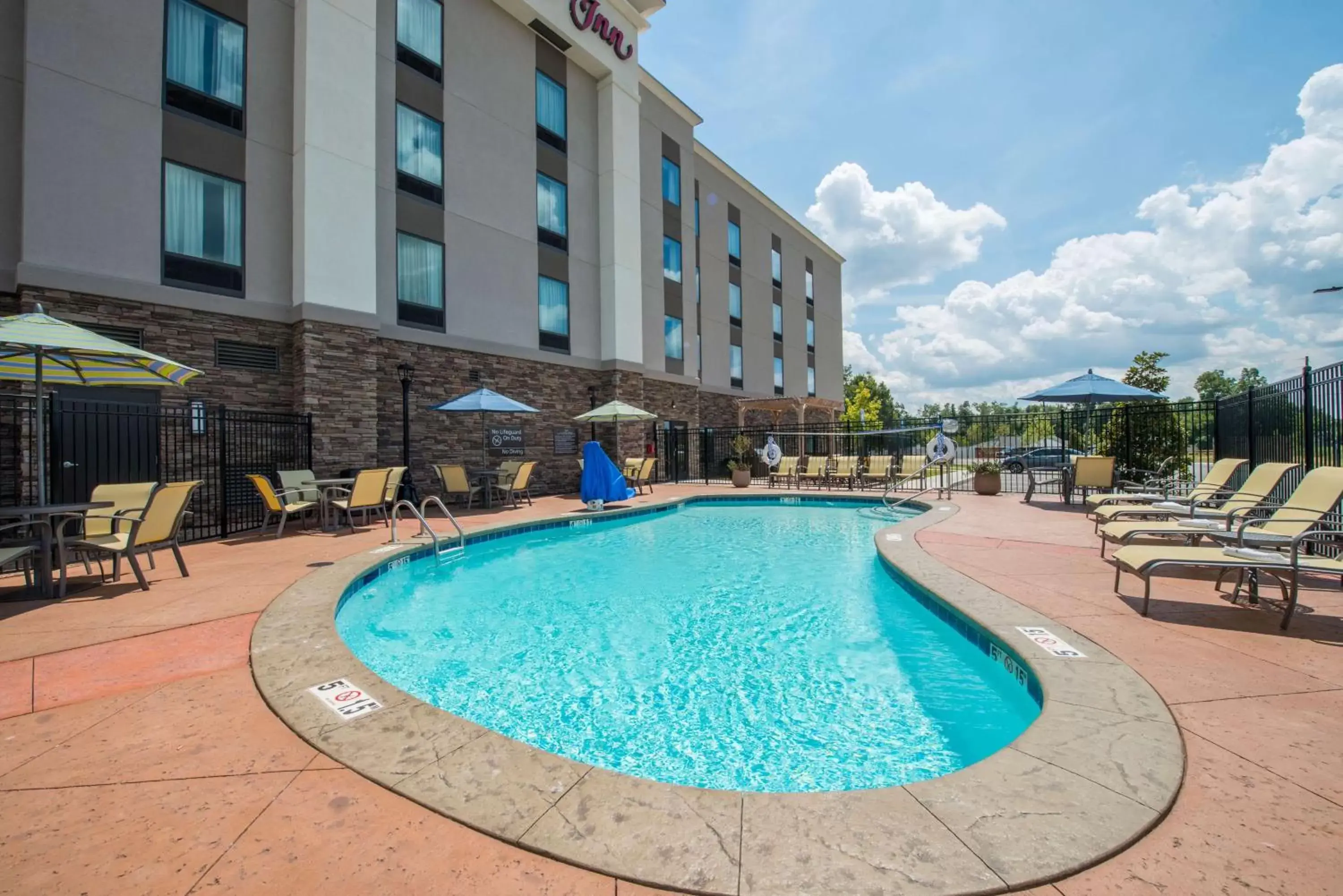 Pool view, Swimming Pool in Hampton Inn By Hilton Waynesboro, GA