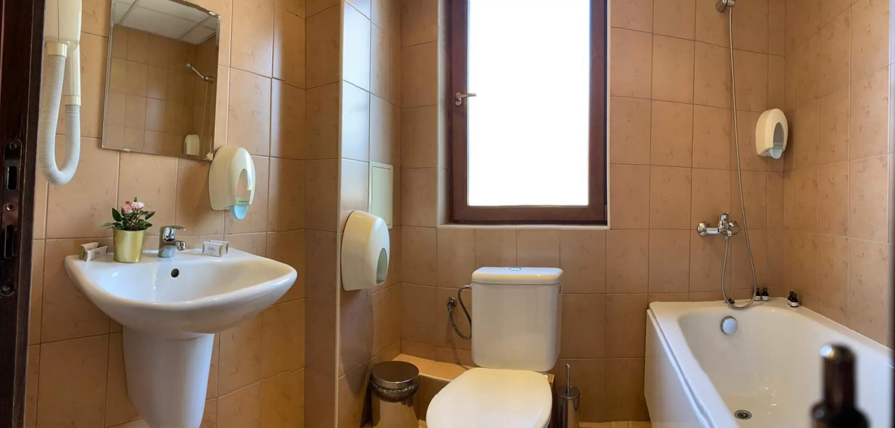 Bathroom in StayInn Banderitsa Apartments with kitchen & BBQ