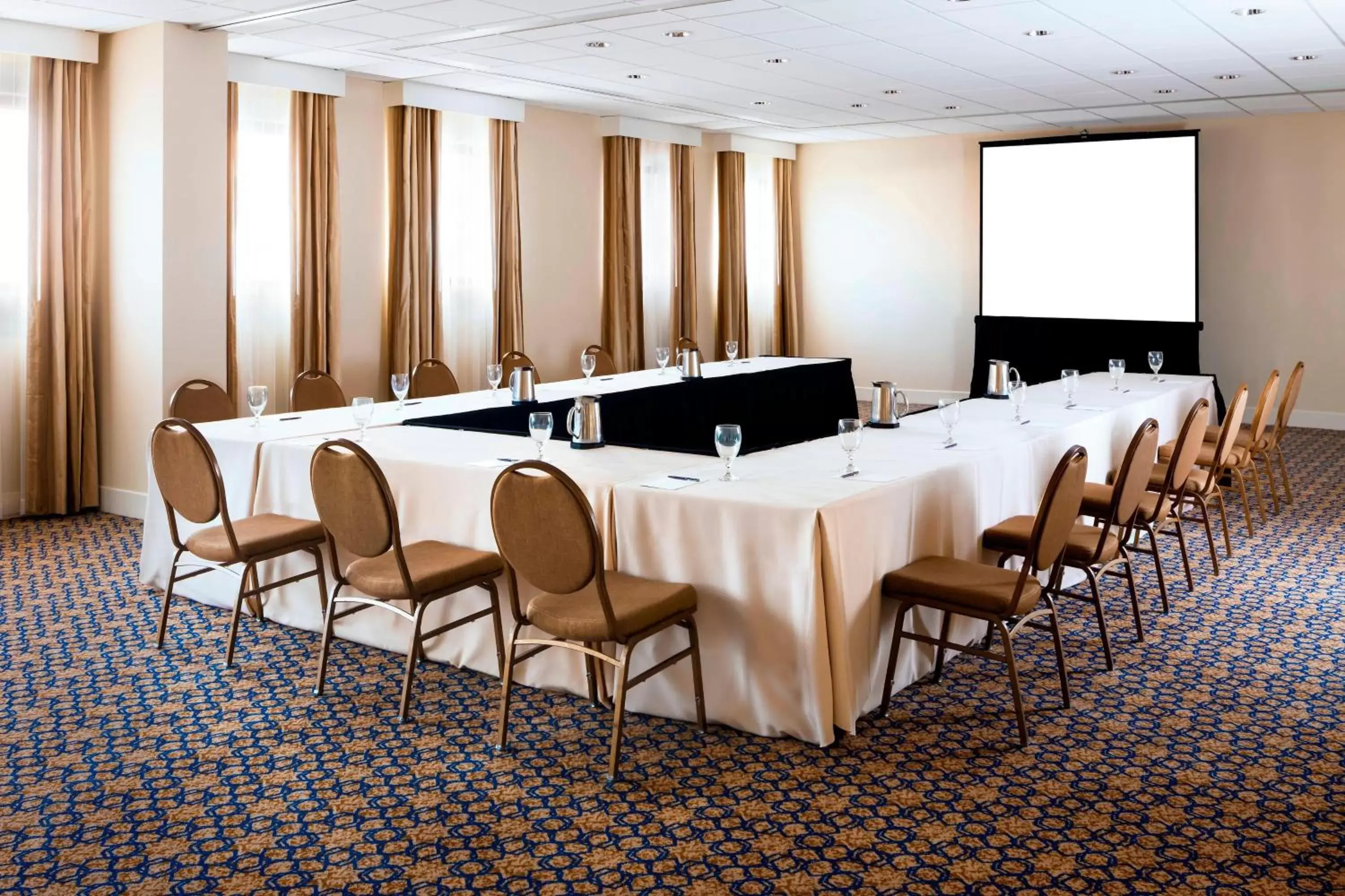 Meeting/conference room in Sheraton Pittsburgh Hotel at Station Square