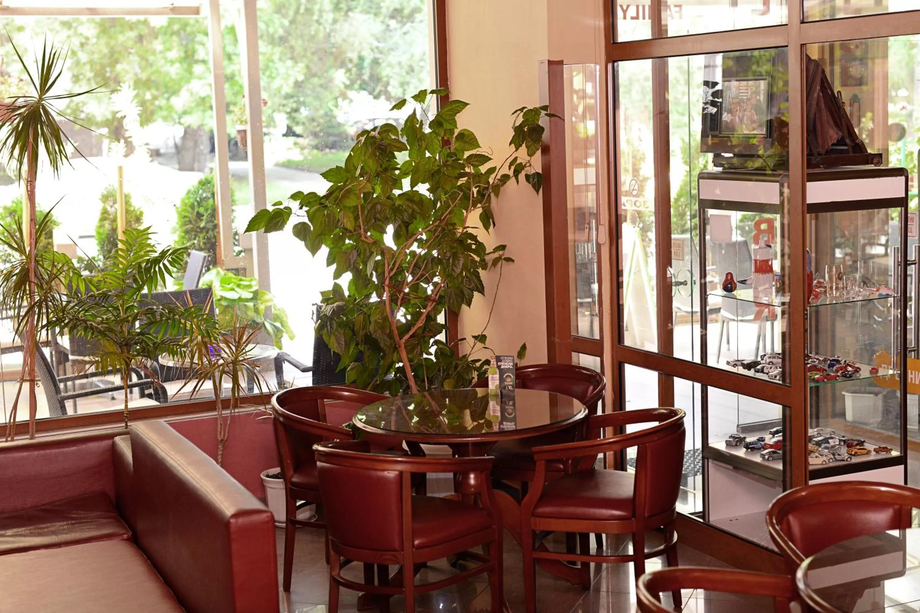 Restaurant/Places to Eat in Family Art-Hotel Zora