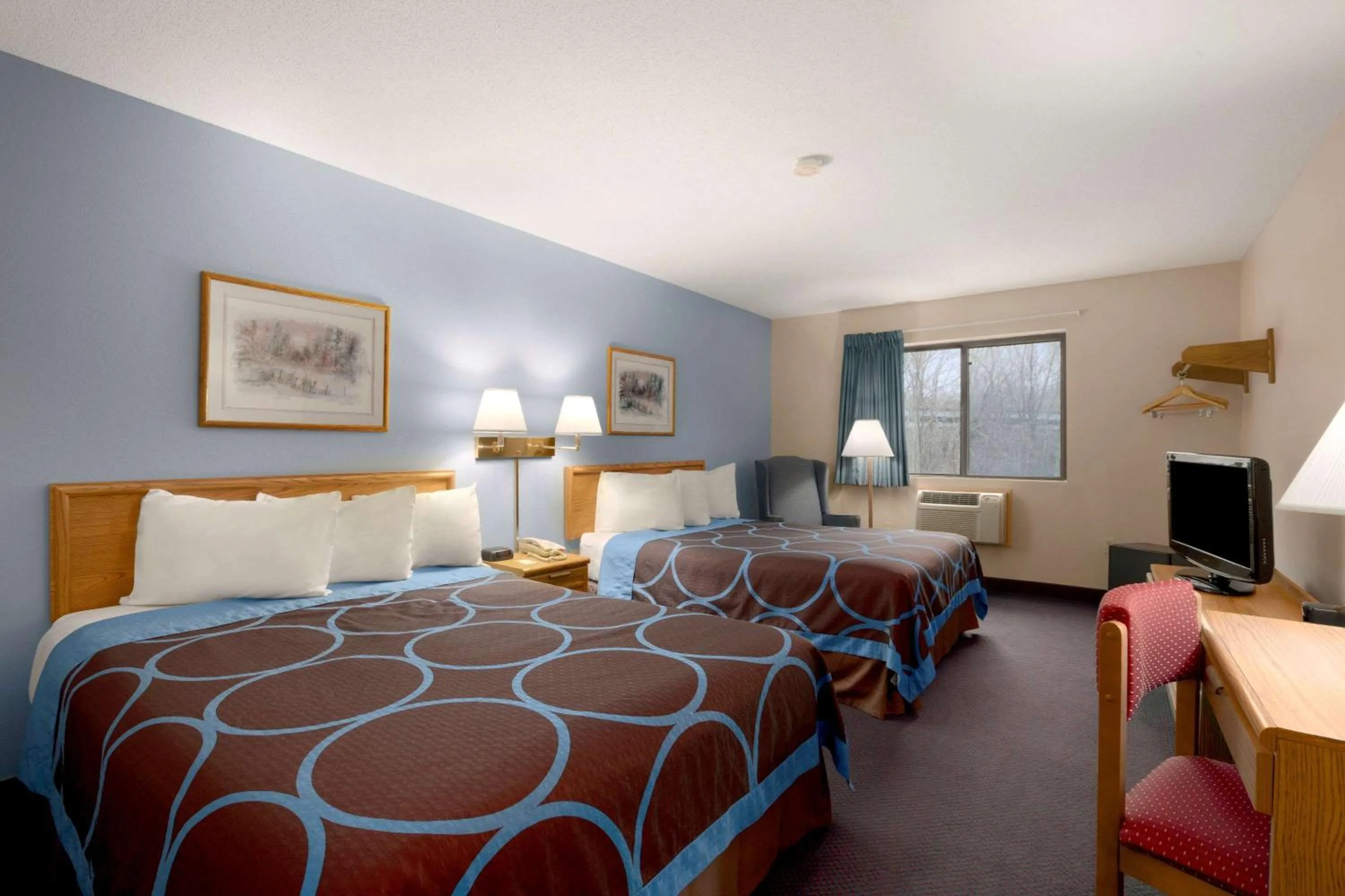 Photo of the whole room, Bed in Super 8 by Wyndham Cromwell/Middletown