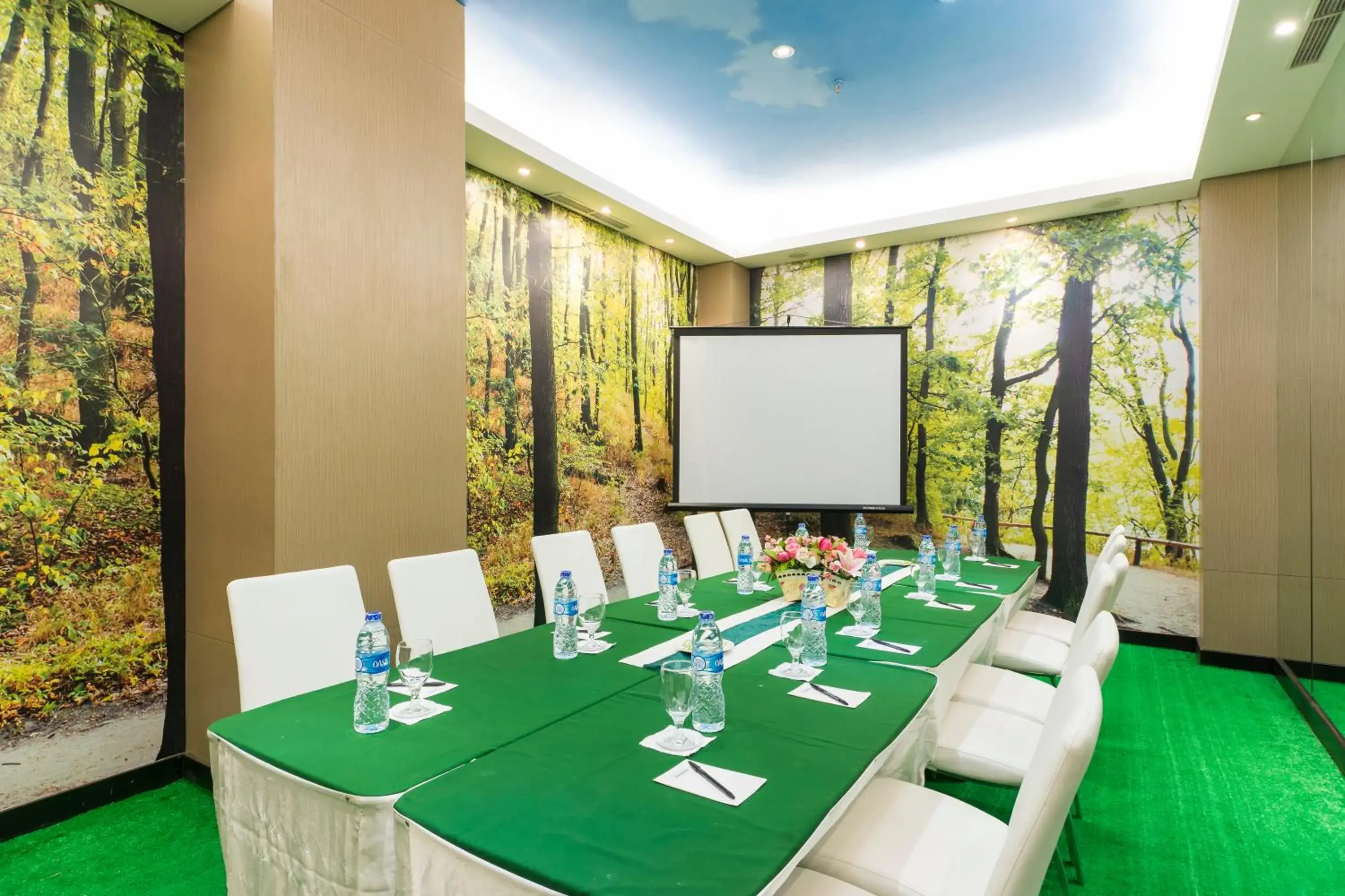 Meeting/conference room in Royal City Hotel