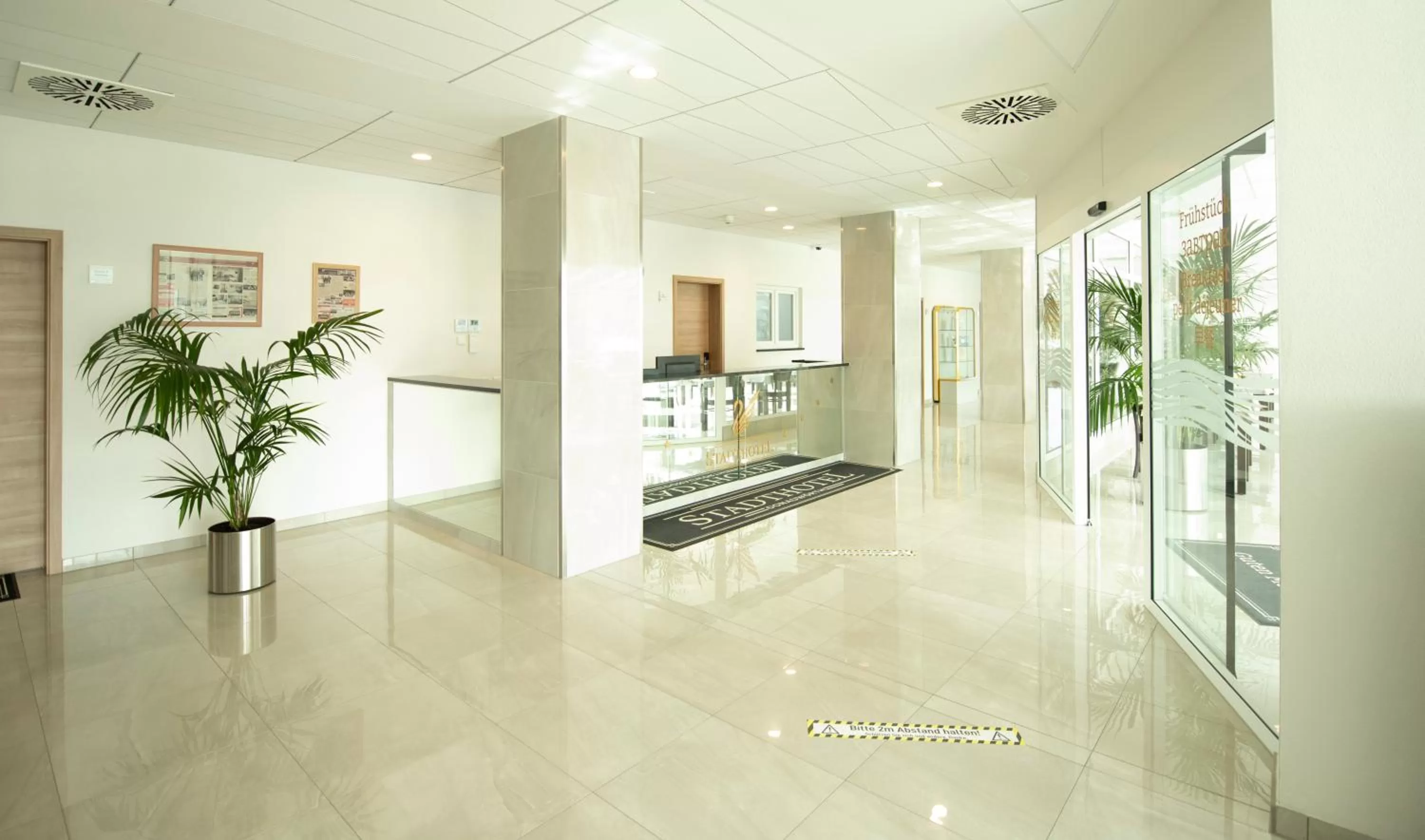 Lobby or reception in Stadthotel Donauwörth