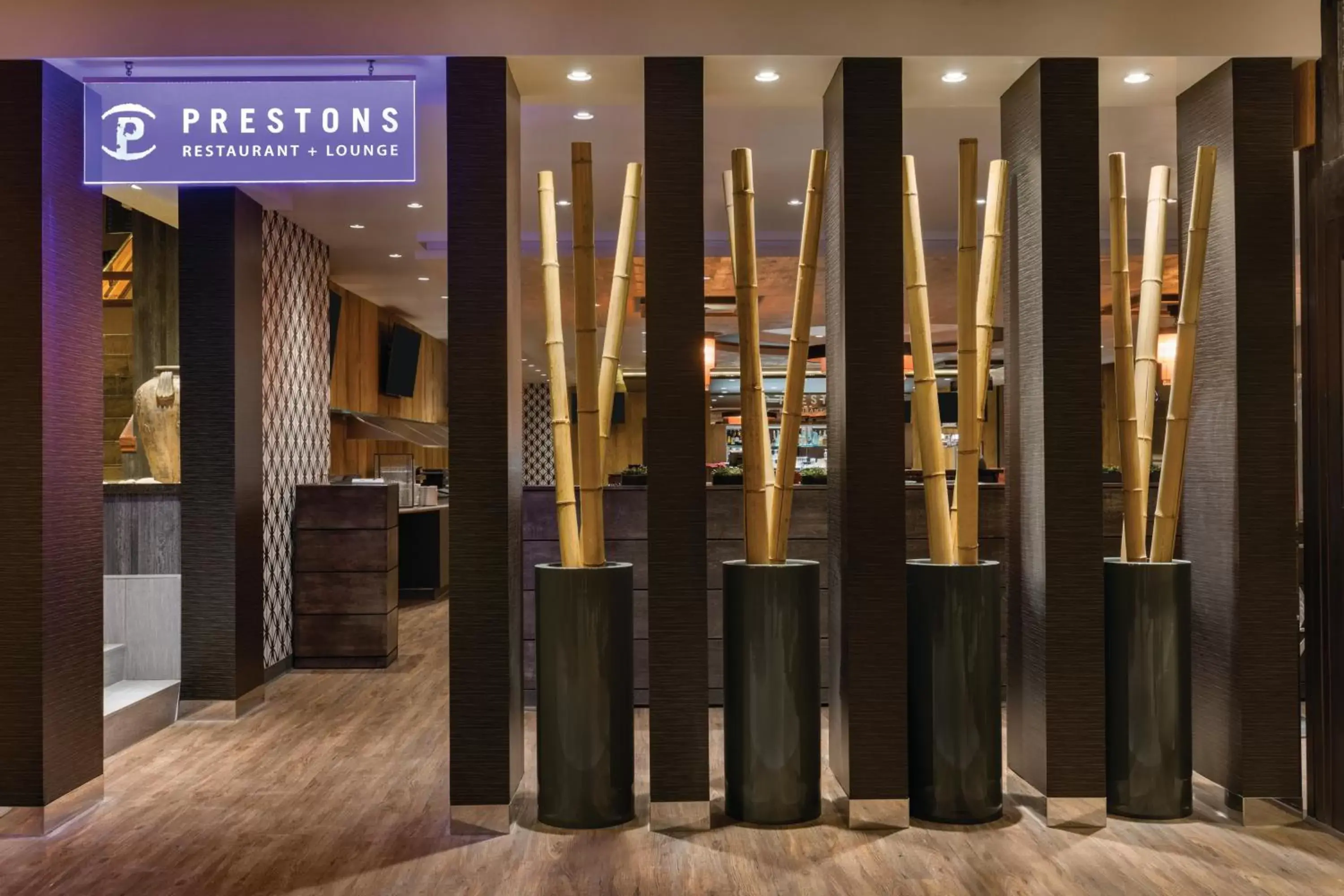 Lobby or reception in Coast Edmonton Plaza Hotel by APA