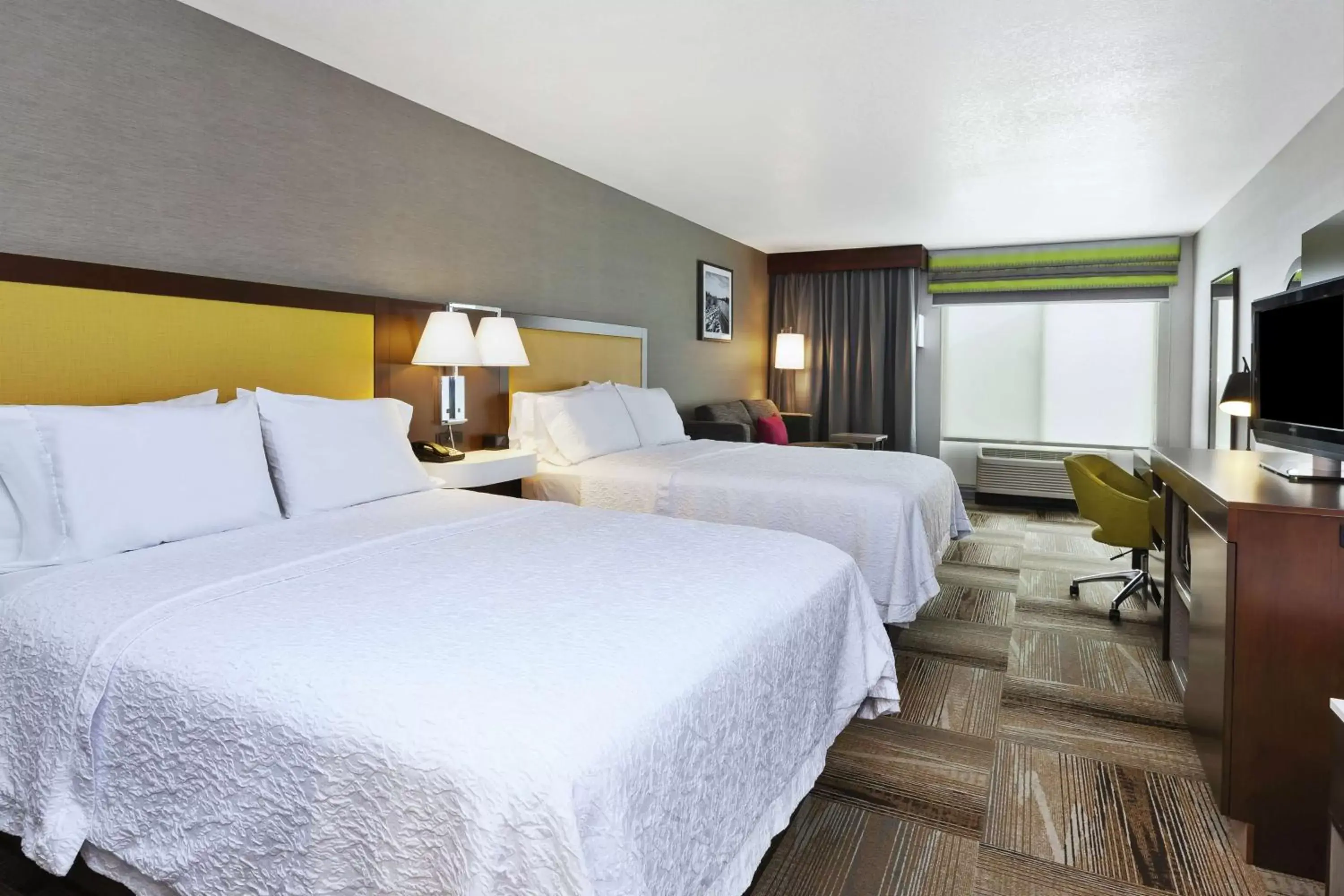 Bedroom, Bed in Hampton Inn Idaho Falls