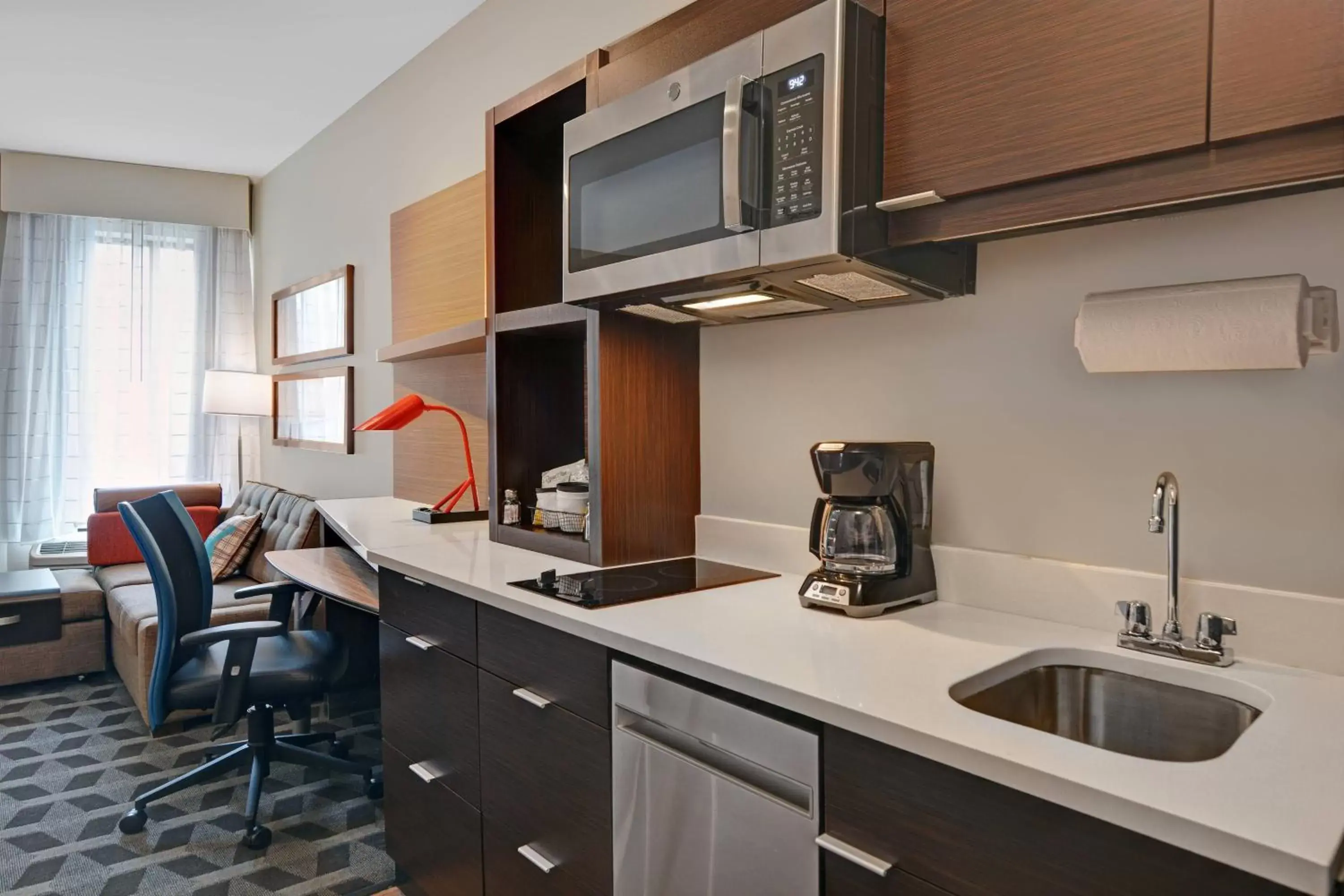 Kitchen or kitchenette, Kitchen/Kitchenette in TownePlace Suites by Marriott Indianapolis Downtown