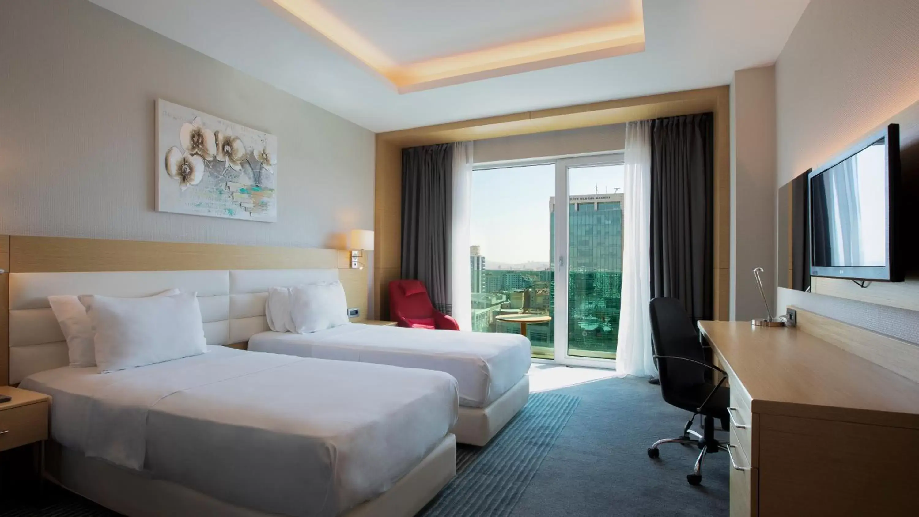 Photo of the whole room, Bed in Holiday Inn Ankara - Cukurambar, an IHG Hotel
