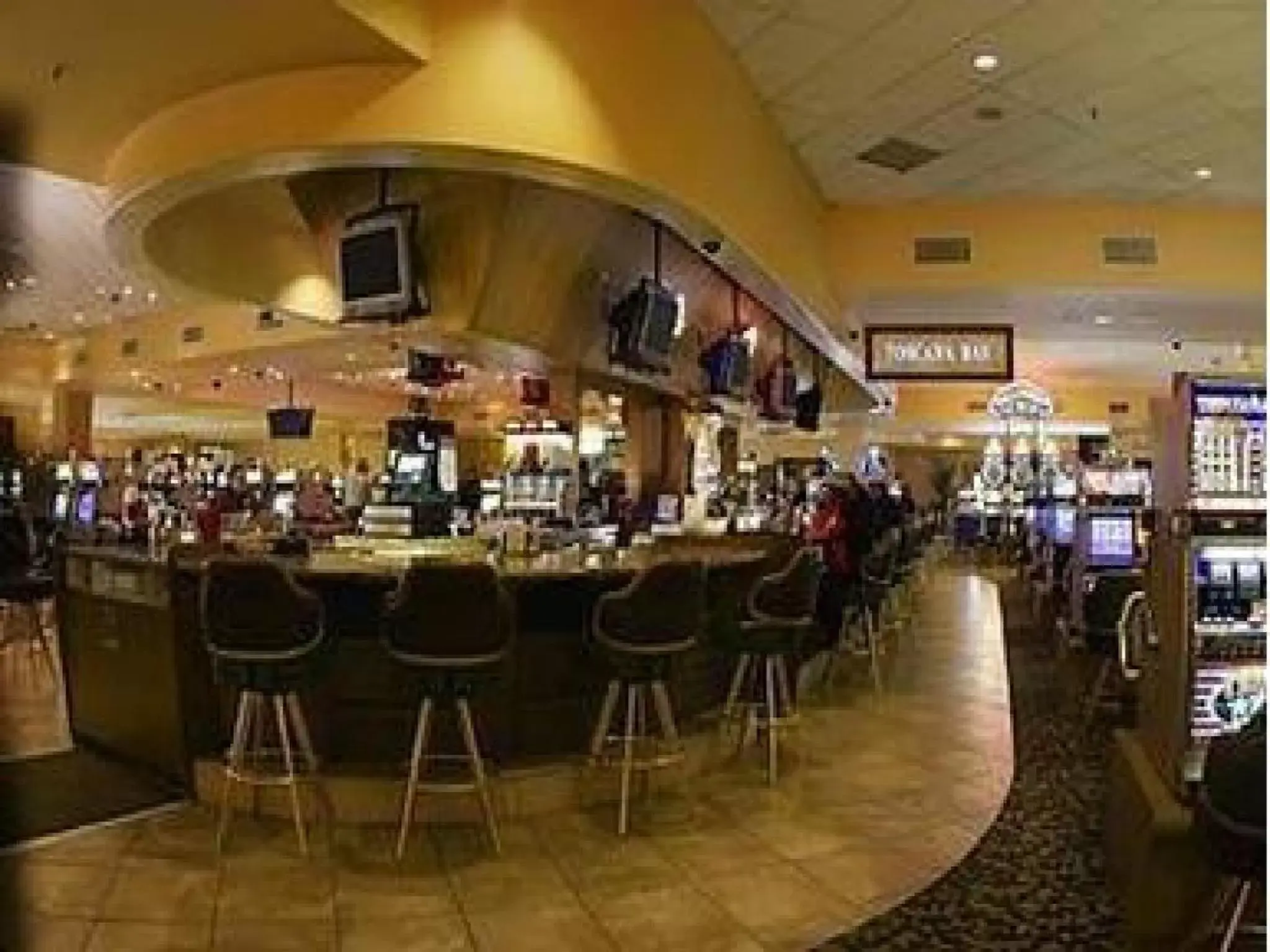 Lounge or bar, Restaurant/Places to Eat in Tuscany Suites & Casino