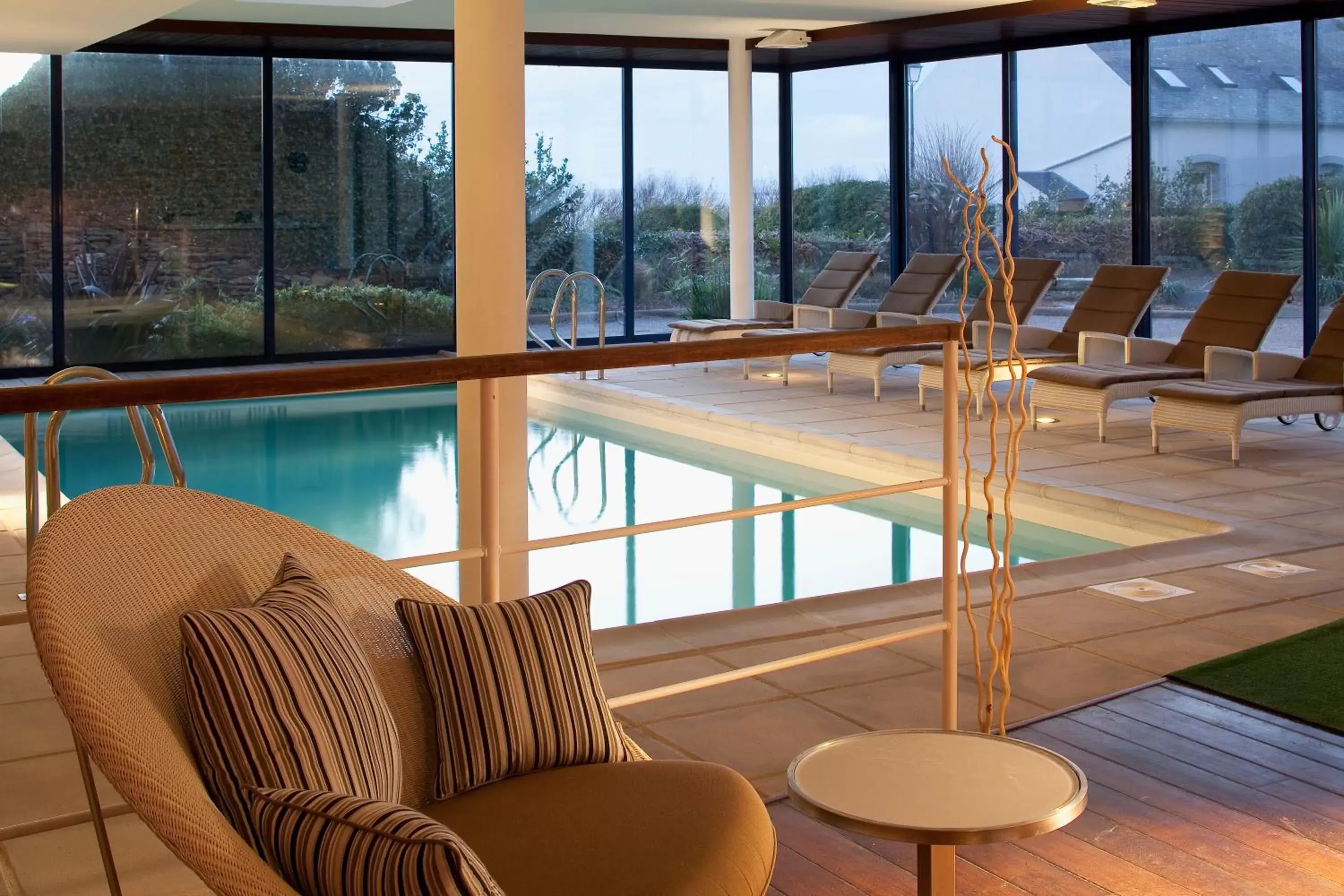 Swimming Pool in Hostellerie de la Pointe Saint-Mathieu - SPA & Restaurant