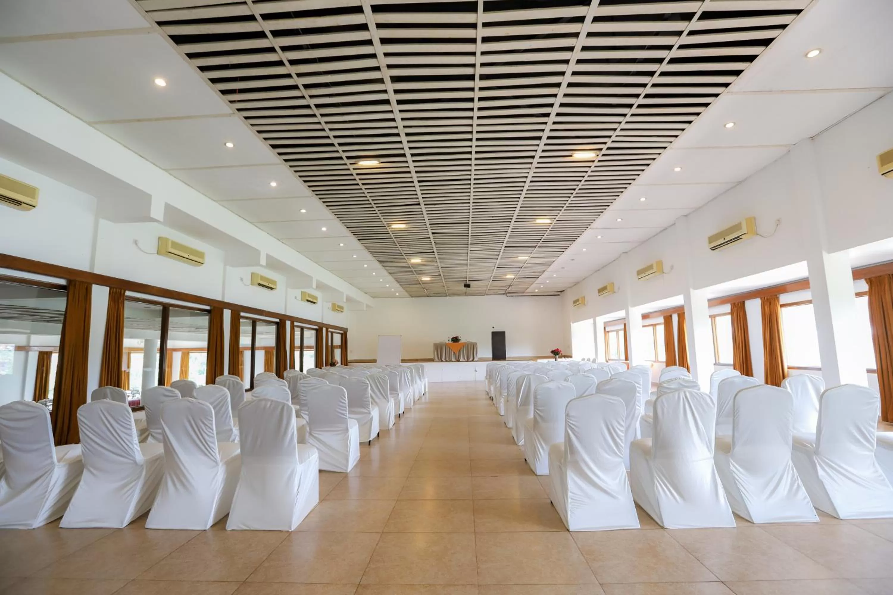 Business facilities in Resorte Marinha Dourada