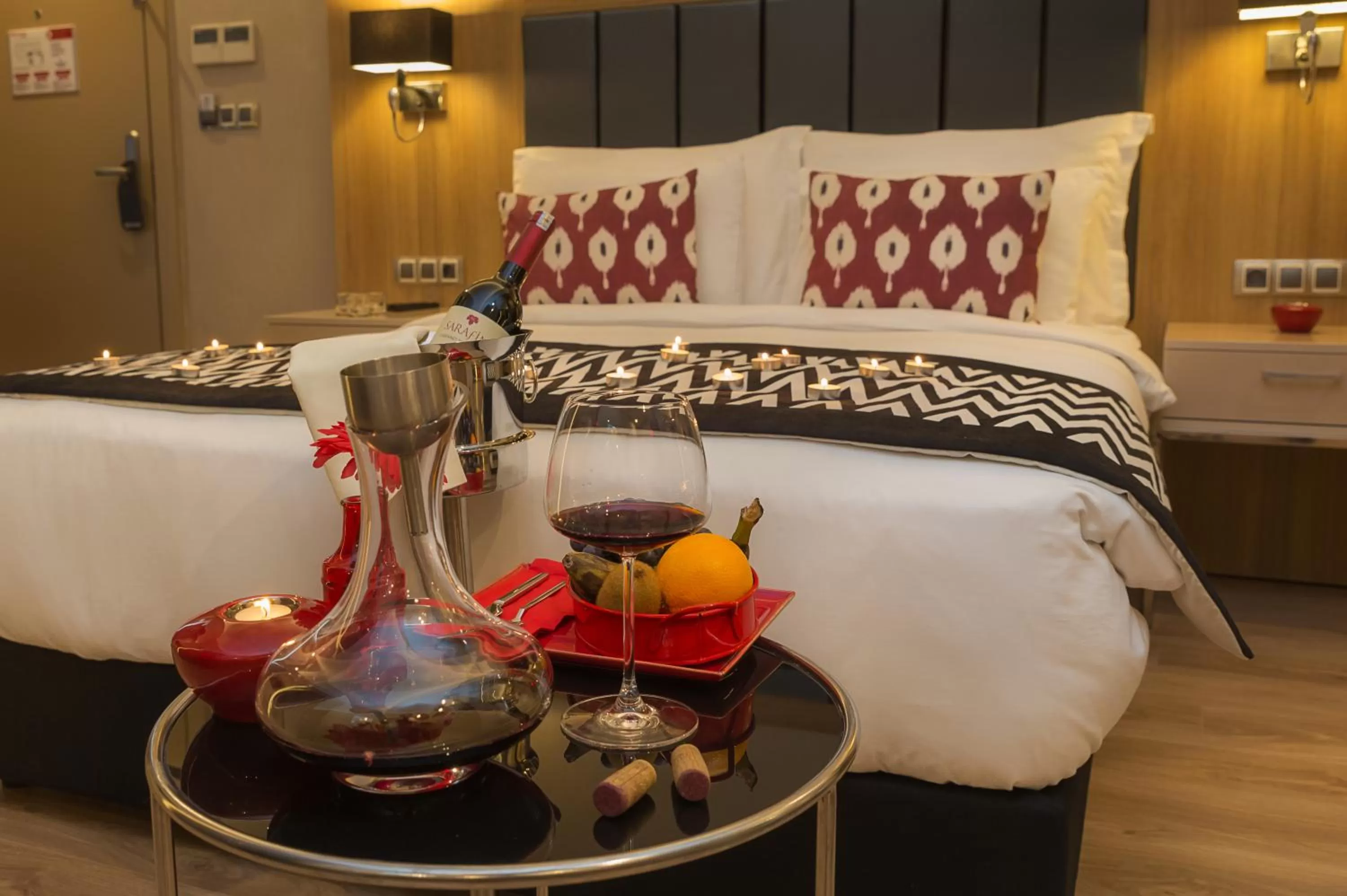 Night, Bed in Ramada Encore Eskişehir