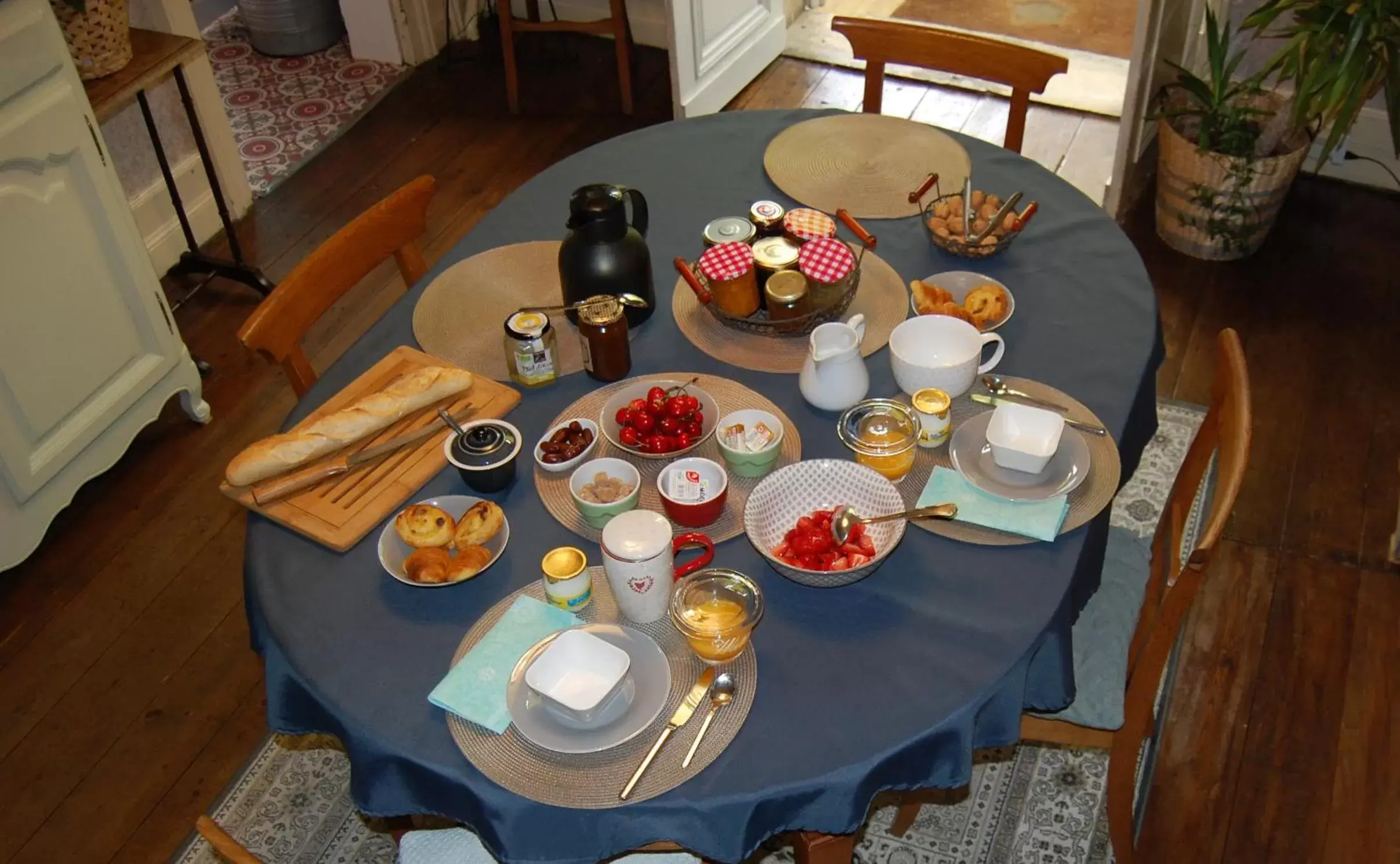 Breakfast in Madeleine Bergerac