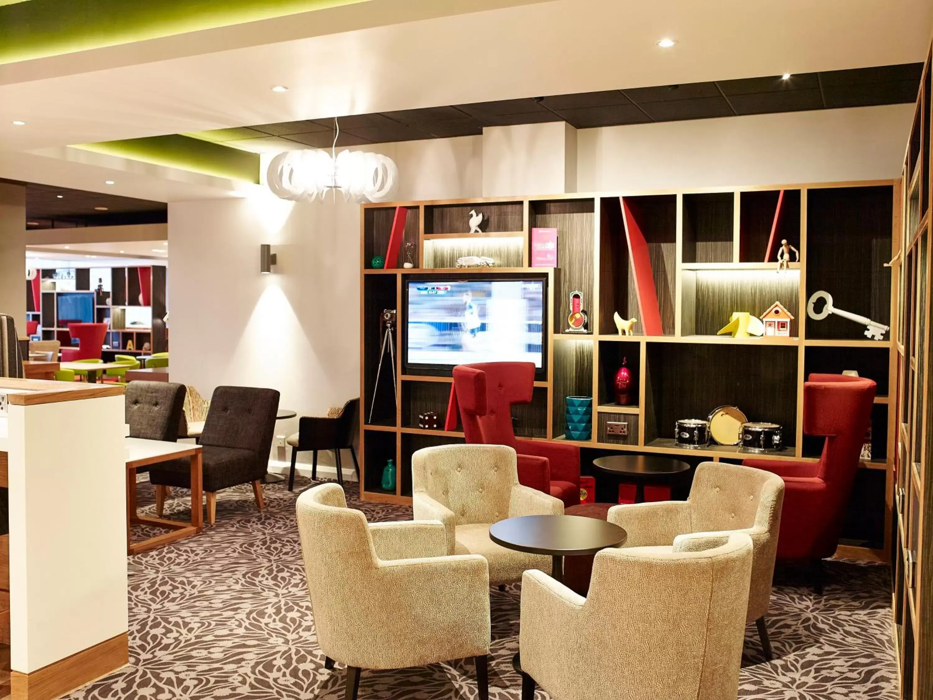 Lounge or bar, Lounge/Bar in Holiday Inn Liverpool City Centre, an IHG Hotel