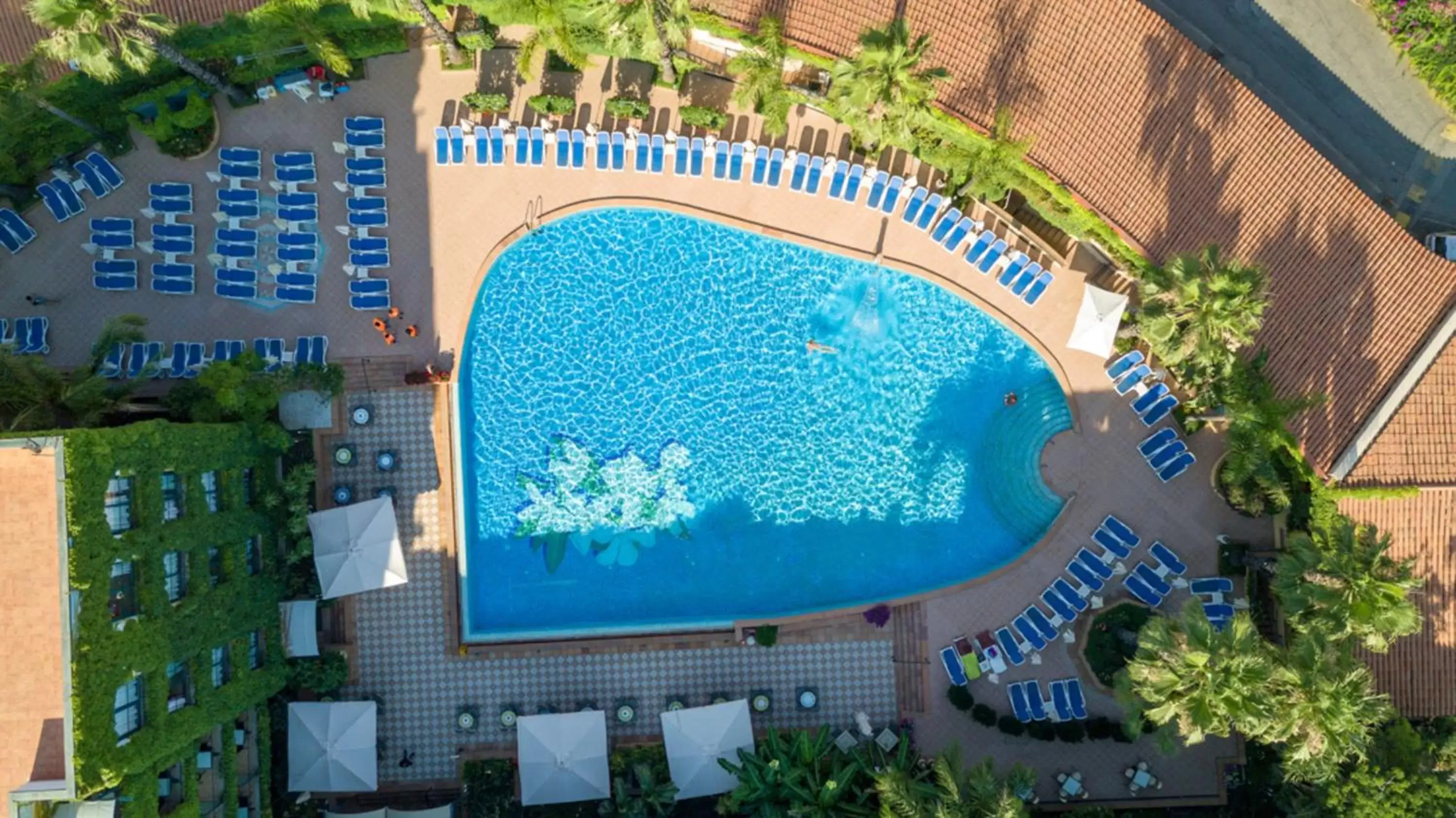 Bird's eye view, Pool View in Hotel Caesar Palace