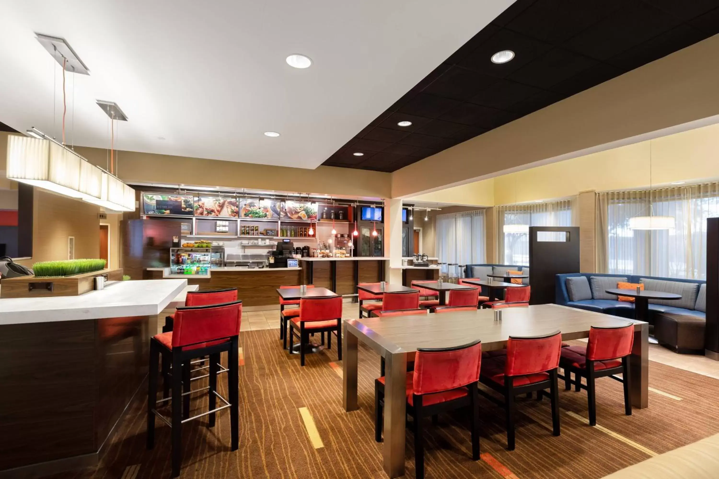 Restaurant/Places to Eat in Courtyard by Marriott Dallas-Fort Worth/Bedford