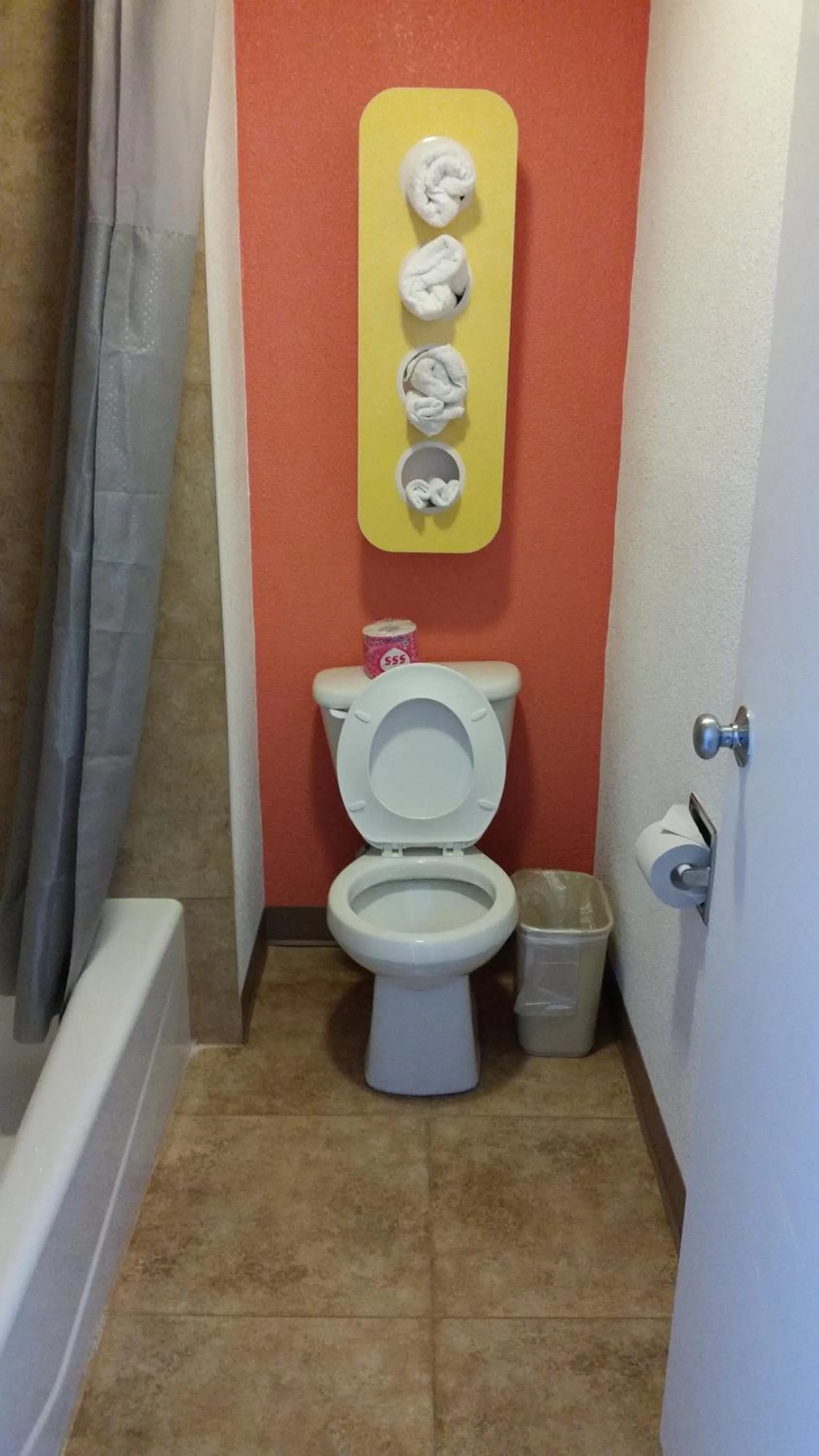 Bathroom in Motel 6 Lost Hills / Buttonwillow Racetrack