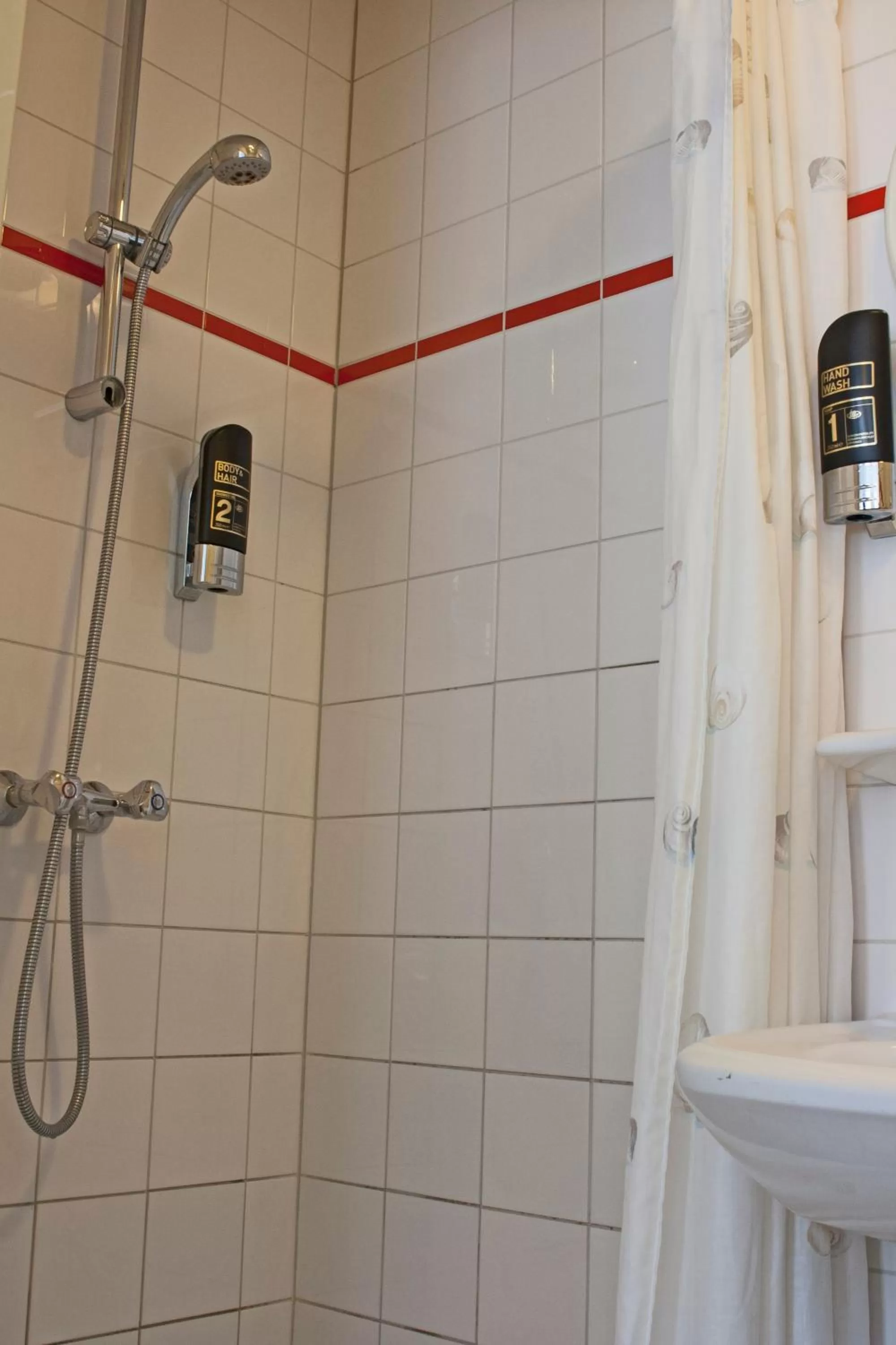 Bathroom in Hotel Prins Hendrik