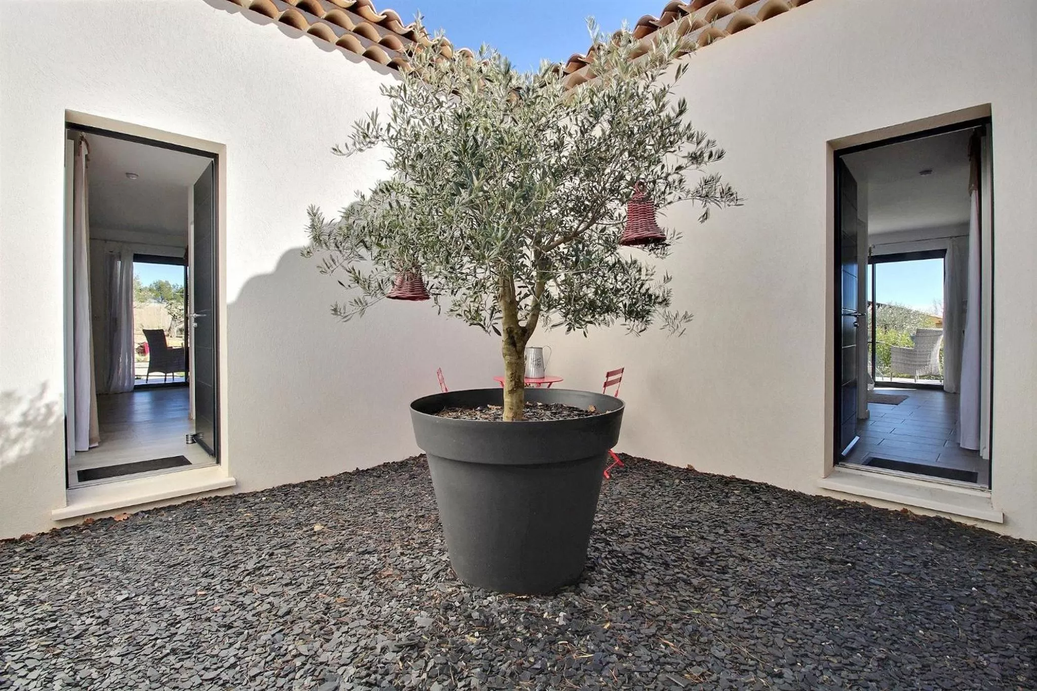 Patio in La Villa Aux Oliviers
