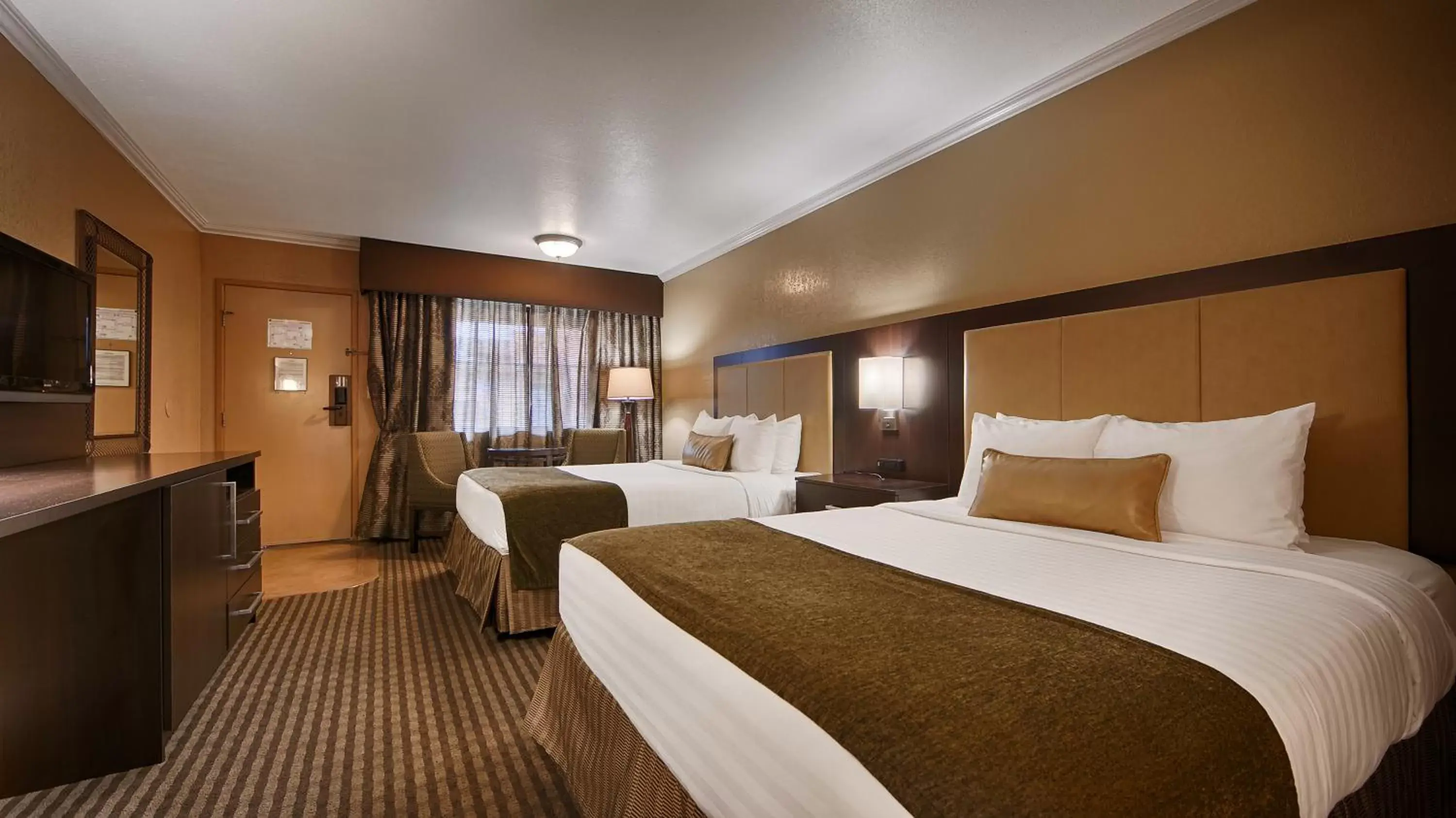 Queen Room with Two Queen Beds - Non-Smoking in Best Western Royal Sun Inn & Suites