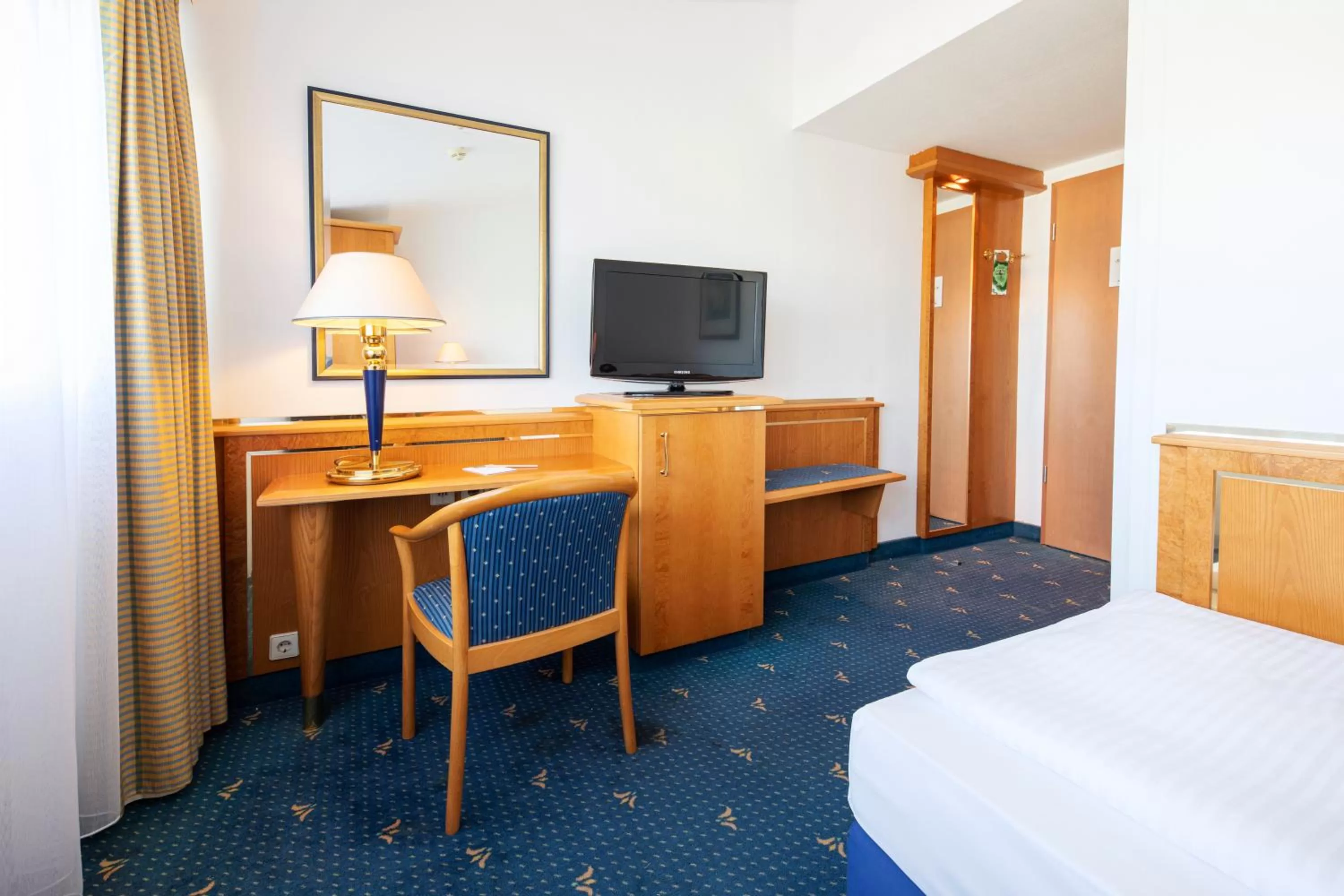 Bedroom, Bed in ACHAT Hotel Magdeburg