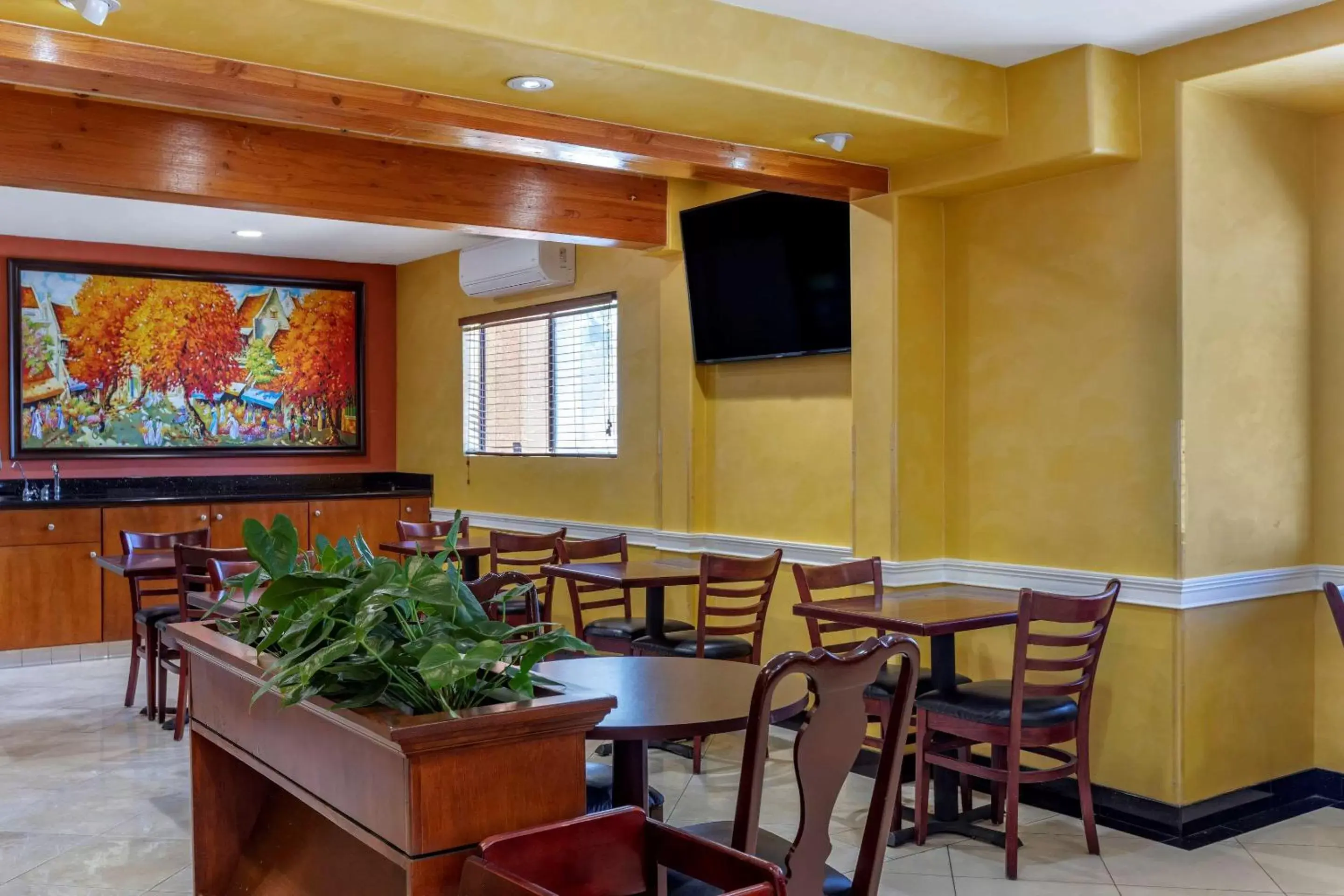 Restaurant/Places to Eat in Quality Inn & Suites Westminster - Seal Beach Westminster