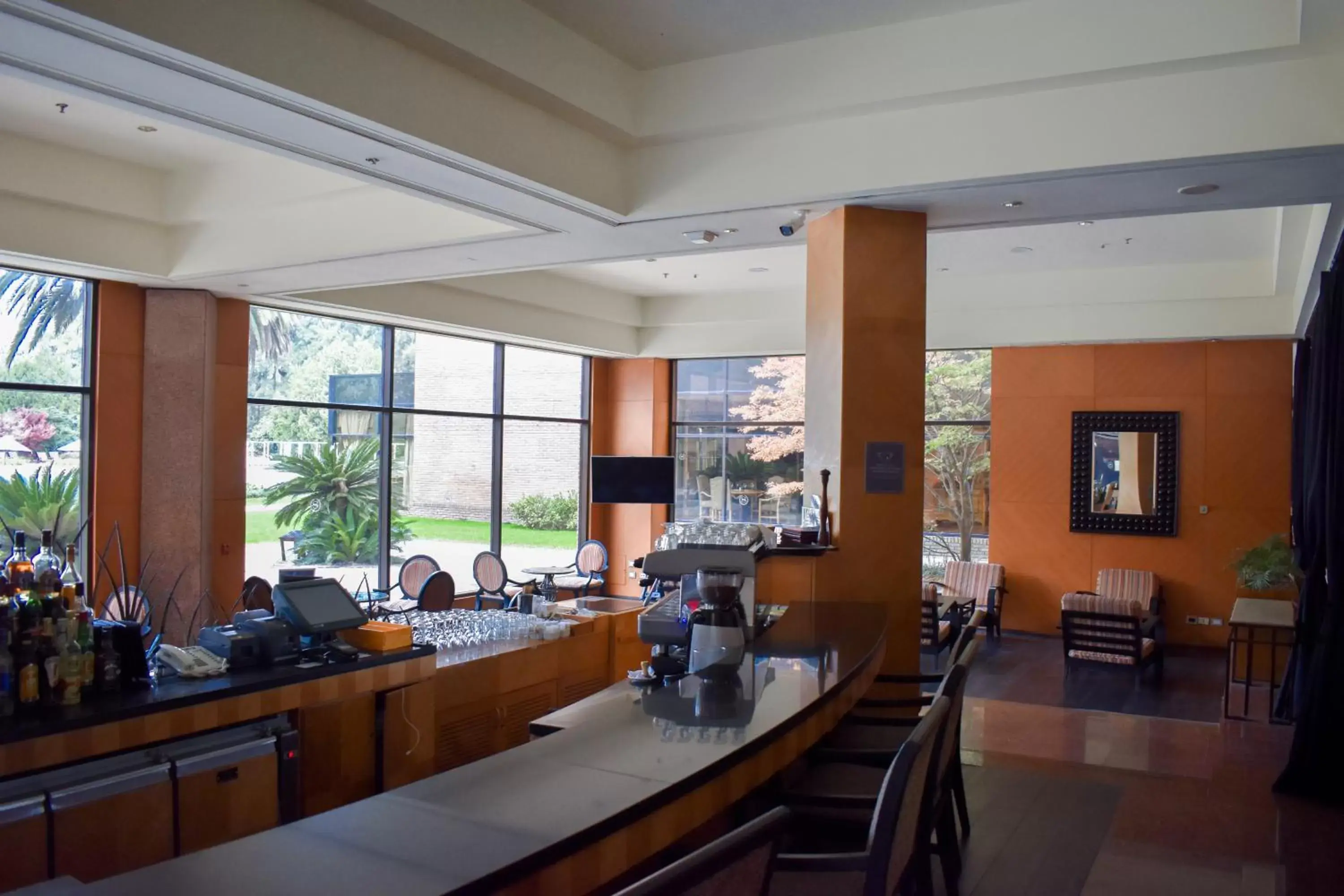 Lounge or bar, Restaurant/Places to Eat in Sheraton Pilar Hotel & Convention Center