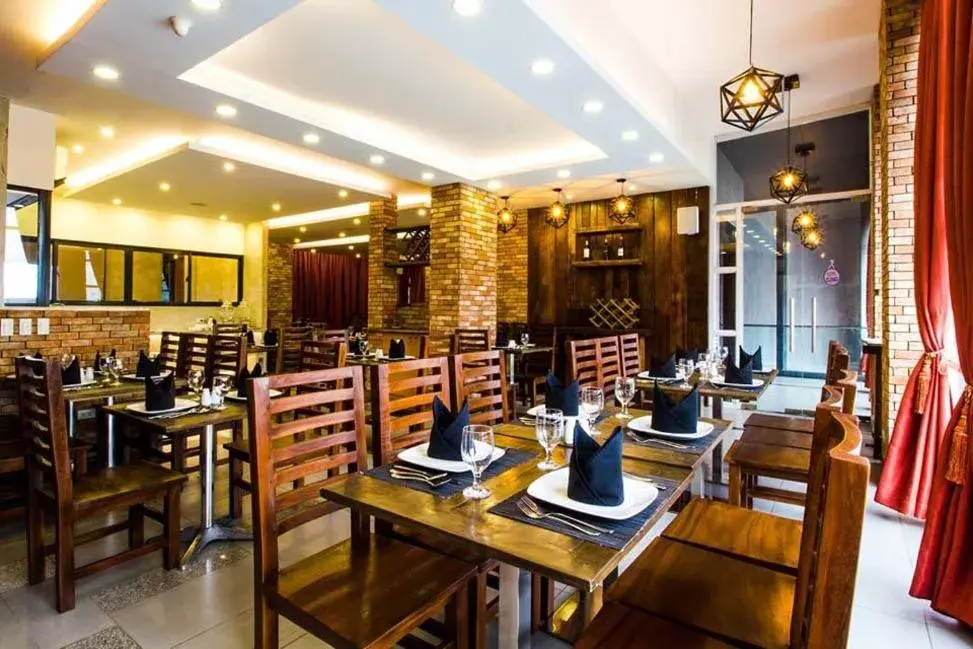 Restaurant/Places to Eat in Jade Hotel And Suites