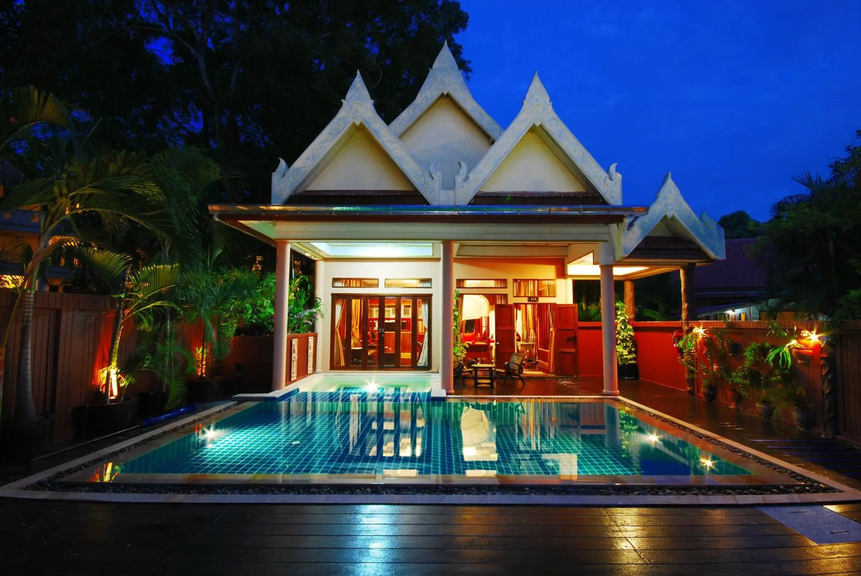 Photo of the whole room, Swimming Pool in Chaweng Resort