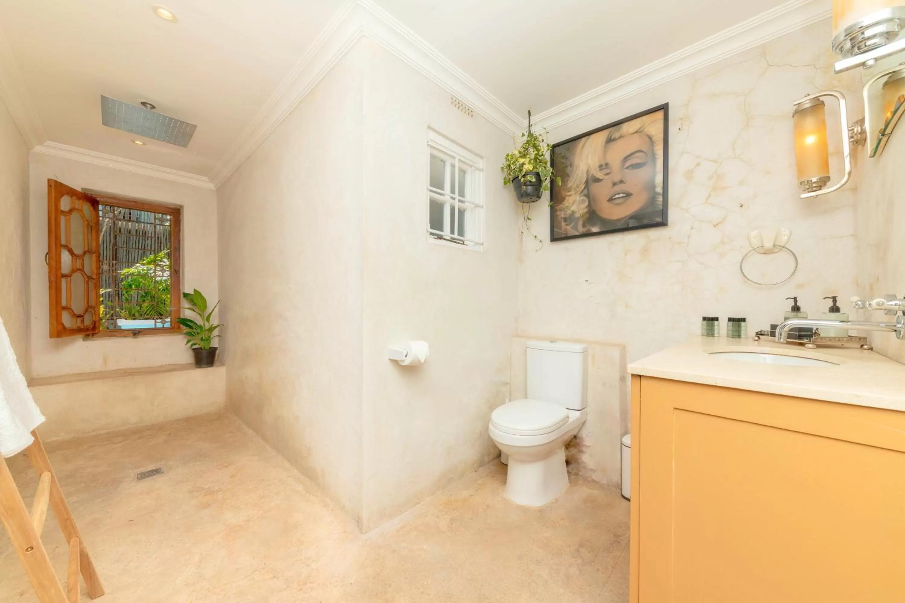 Toilet in Amina Boutique Hotel