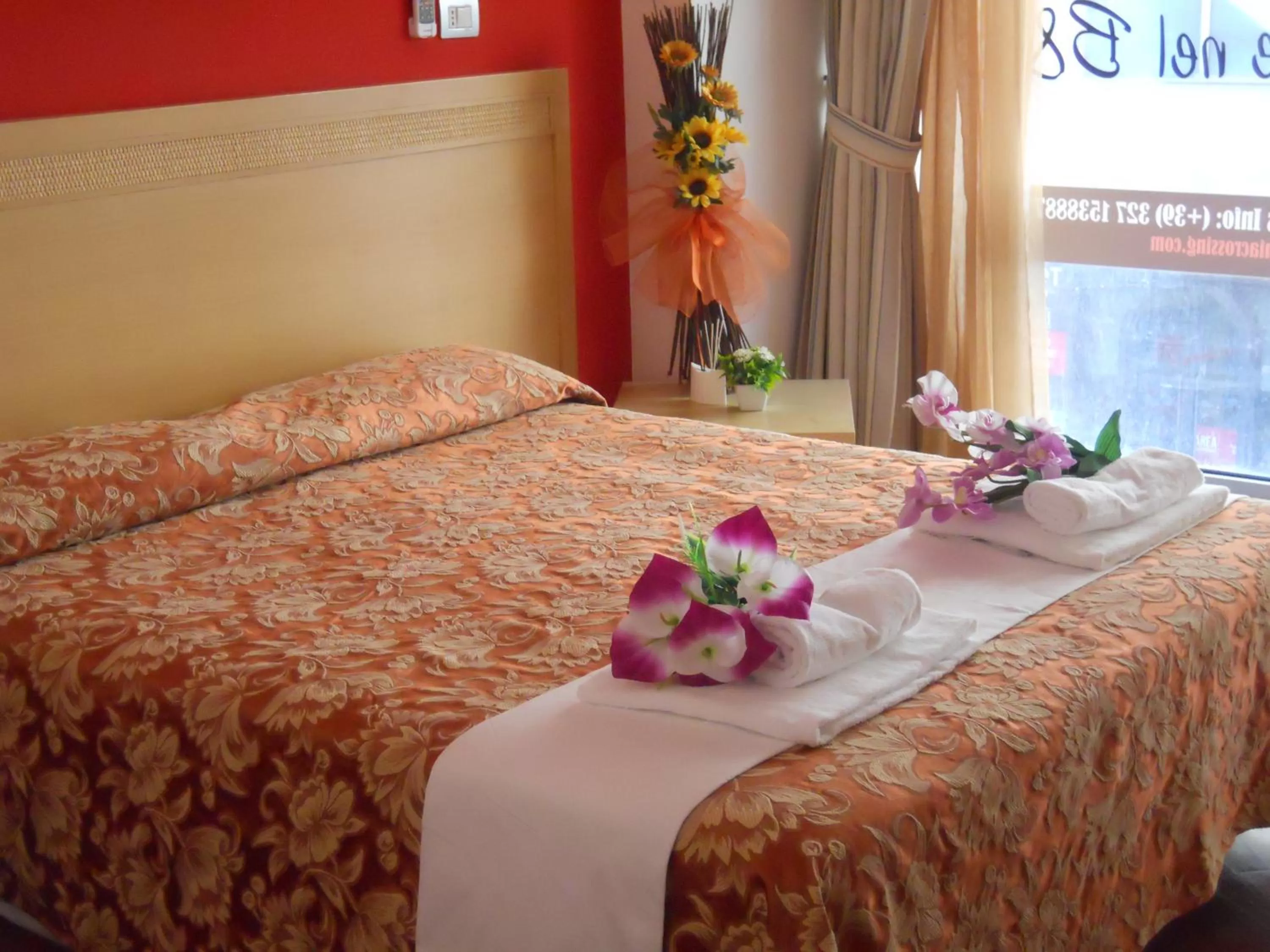 Bedroom, Bed in Catania Crossing B&B - Rooms & Comforts