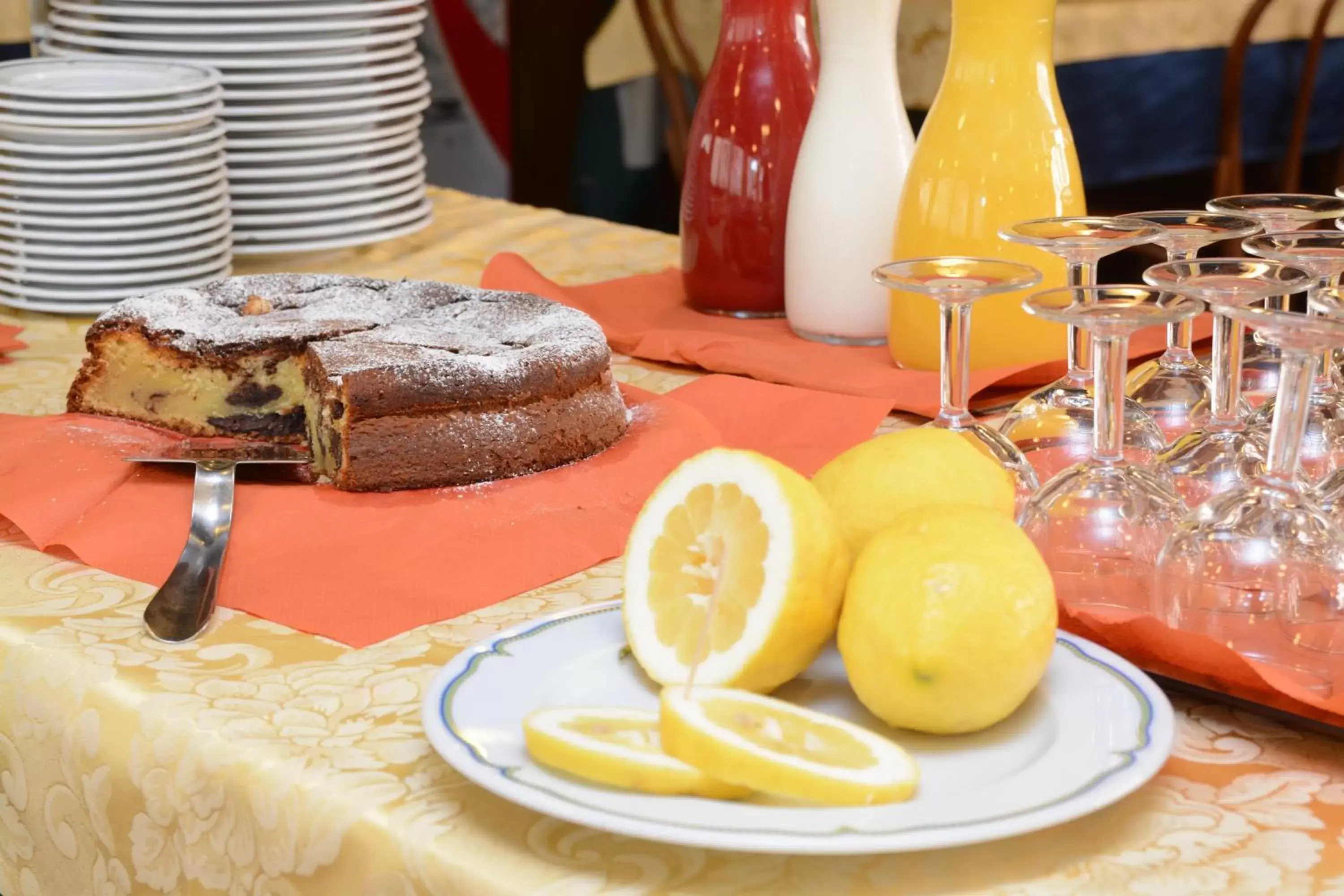 Breakfast, Food in Bike & Family Hotel Derby