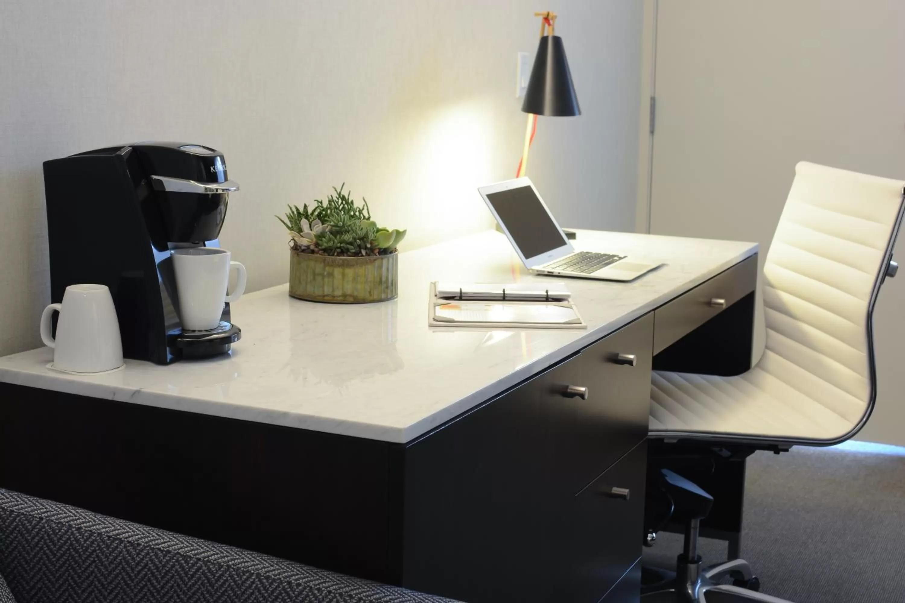 Business facilities in Hotel Lucent