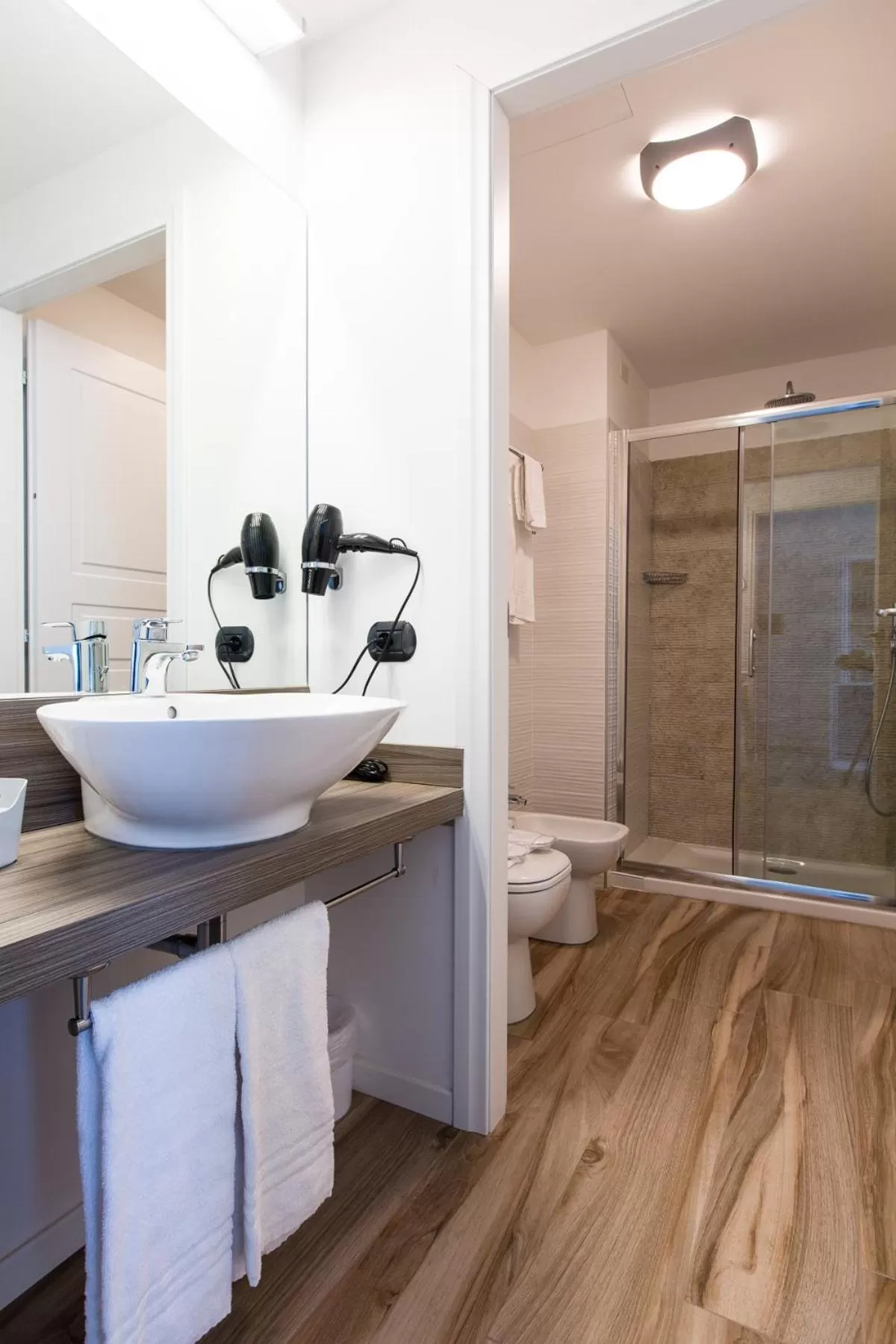 Shower in Aparthotel Isola