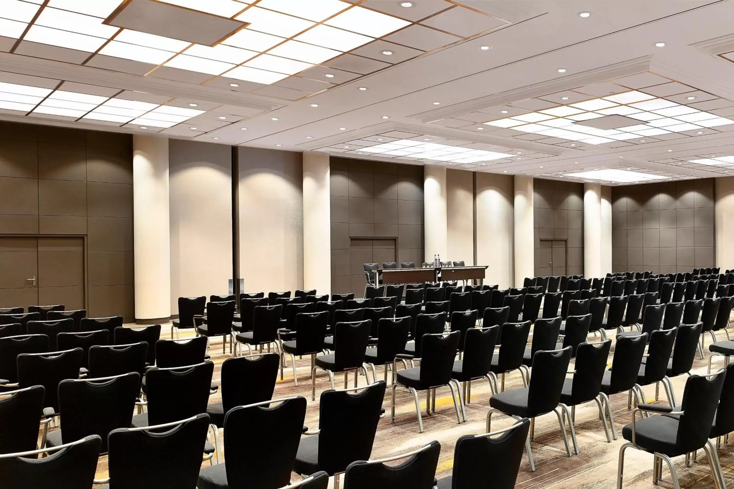 Meeting/conference room in Sheraton Amsterdam Airport Hotel and Conference Center