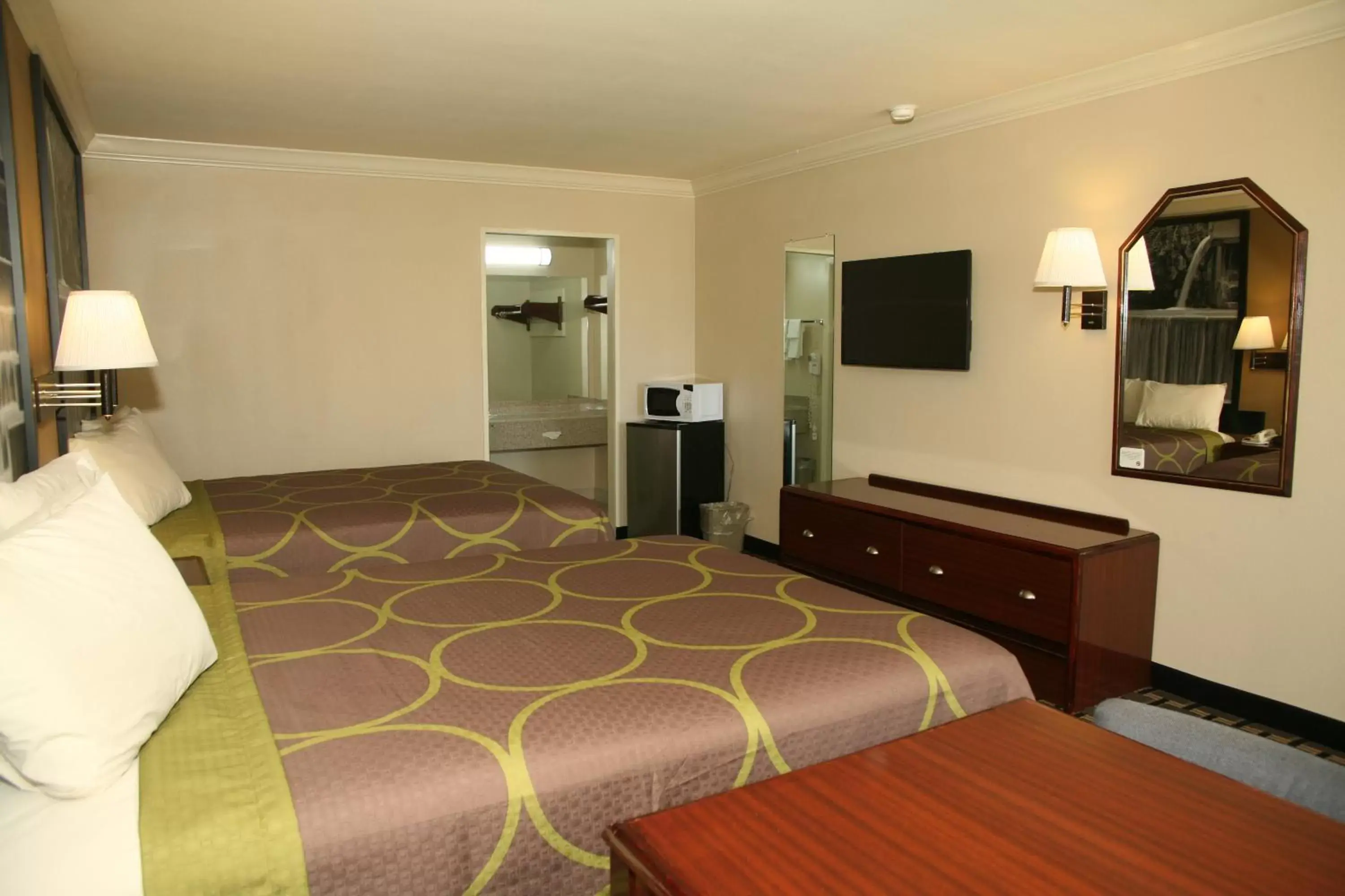 Photo of the whole room, Bed in Super 8 by Wyndham Tyler TX Photo of the whole room, Bed in Super 8 by Wyndham Tyler TX