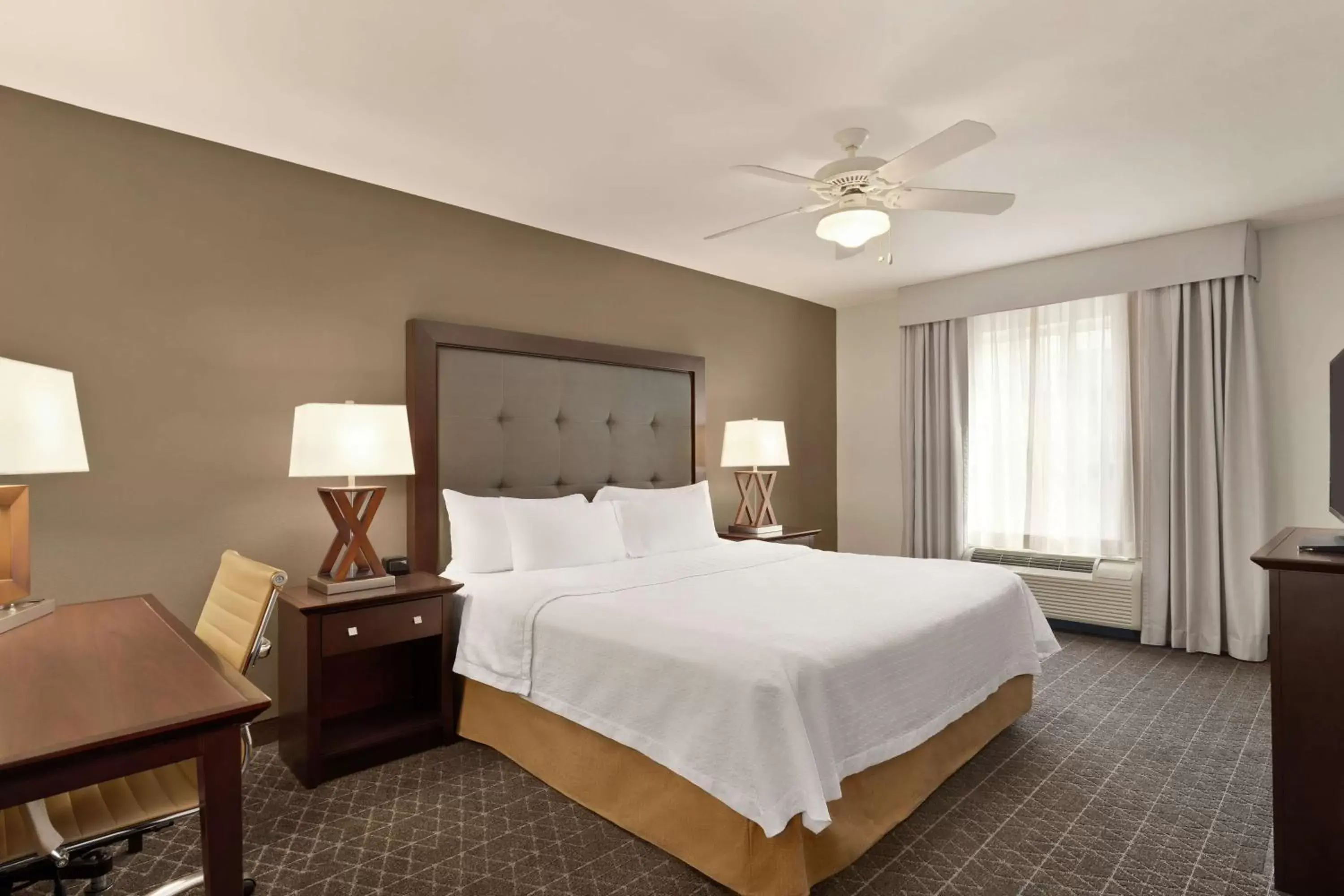 Bedroom, Bed in Homewood Suites by Hilton Dover - Rockaway