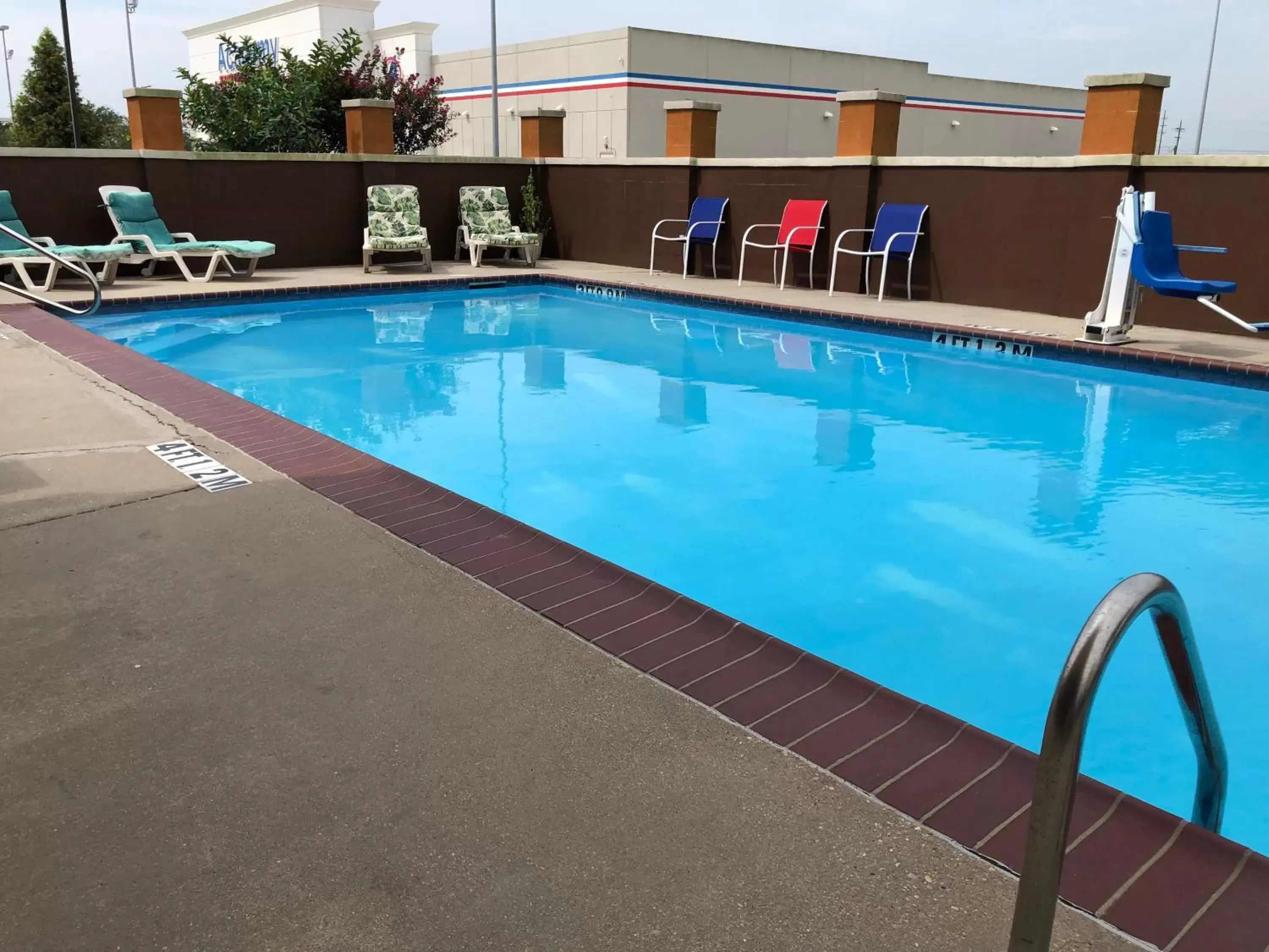 Swimming Pool in Days Inn & Suites by Wyndham Thibodaux