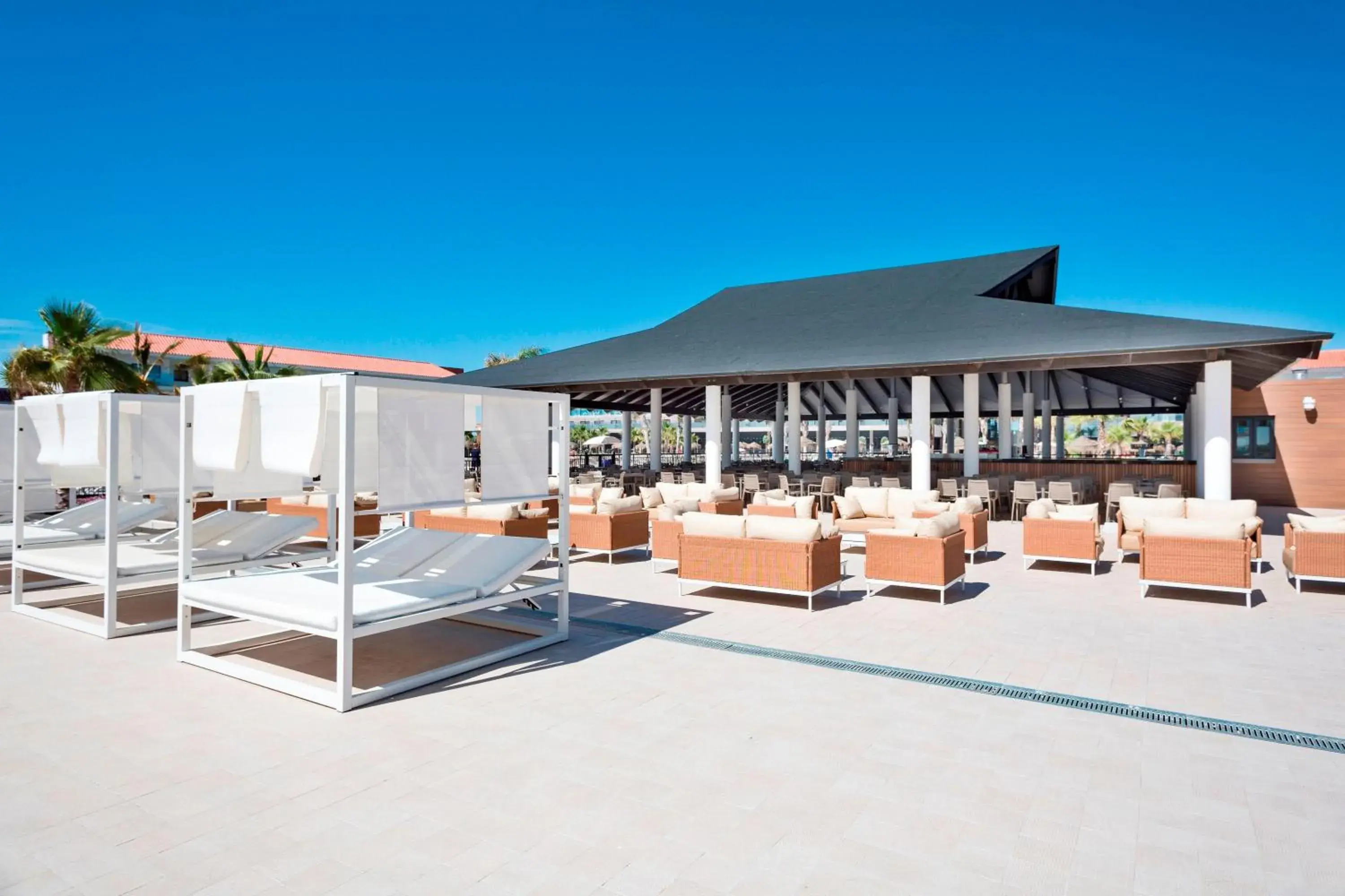 Balcony/Terrace, Swimming Pool in Hotel Best Costa Ballena
