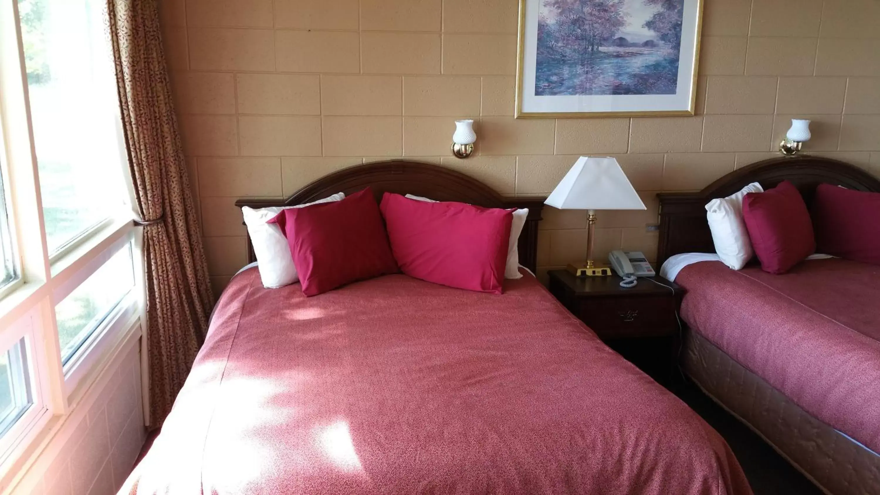 Bed in Riverview Motel
