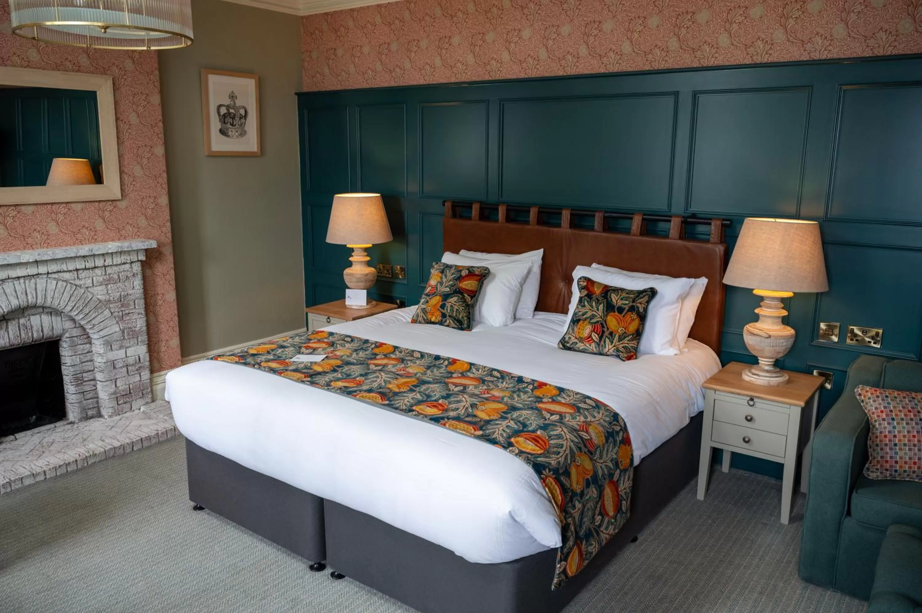 Bed in The Royal Inn by Chef & Brewer Collection