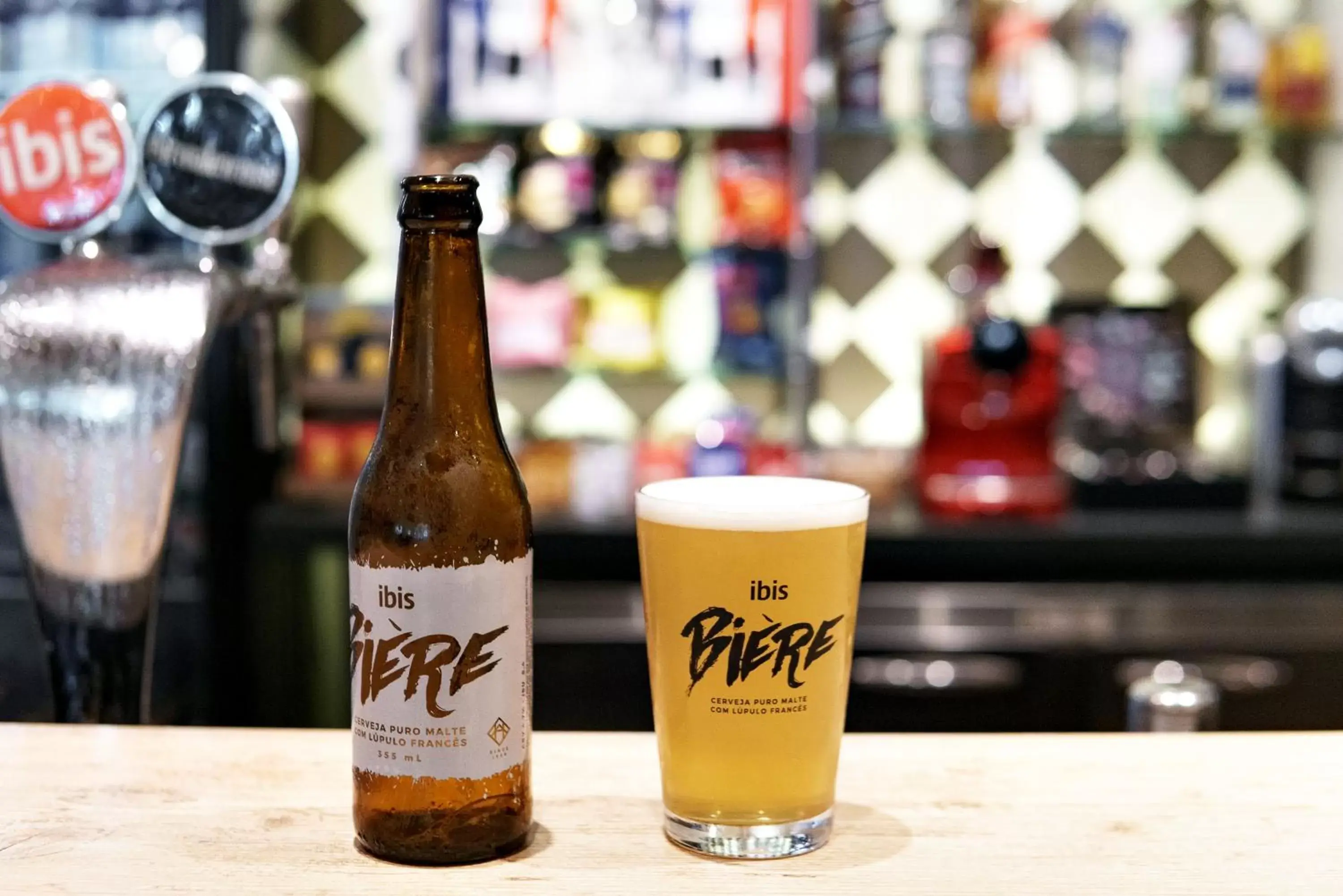 Lounge or bar in ibis Porto Alegre Moinhos de Vento Lounge or bar in ibis Porto Alegre Moinhos de Vento