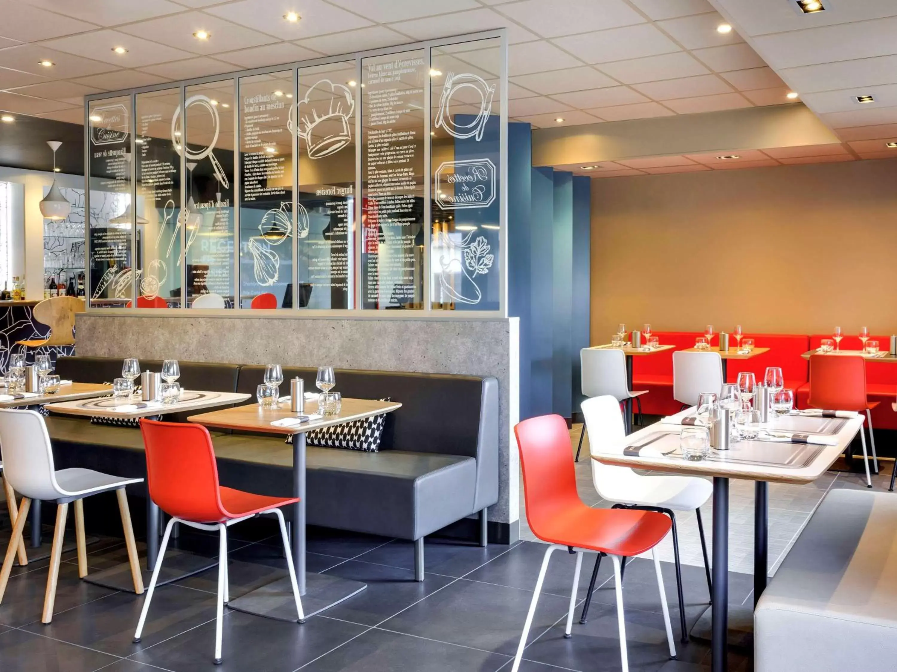 Restaurant/Places to Eat in Ibis Roanne Le Coteau Hotel Restaurant