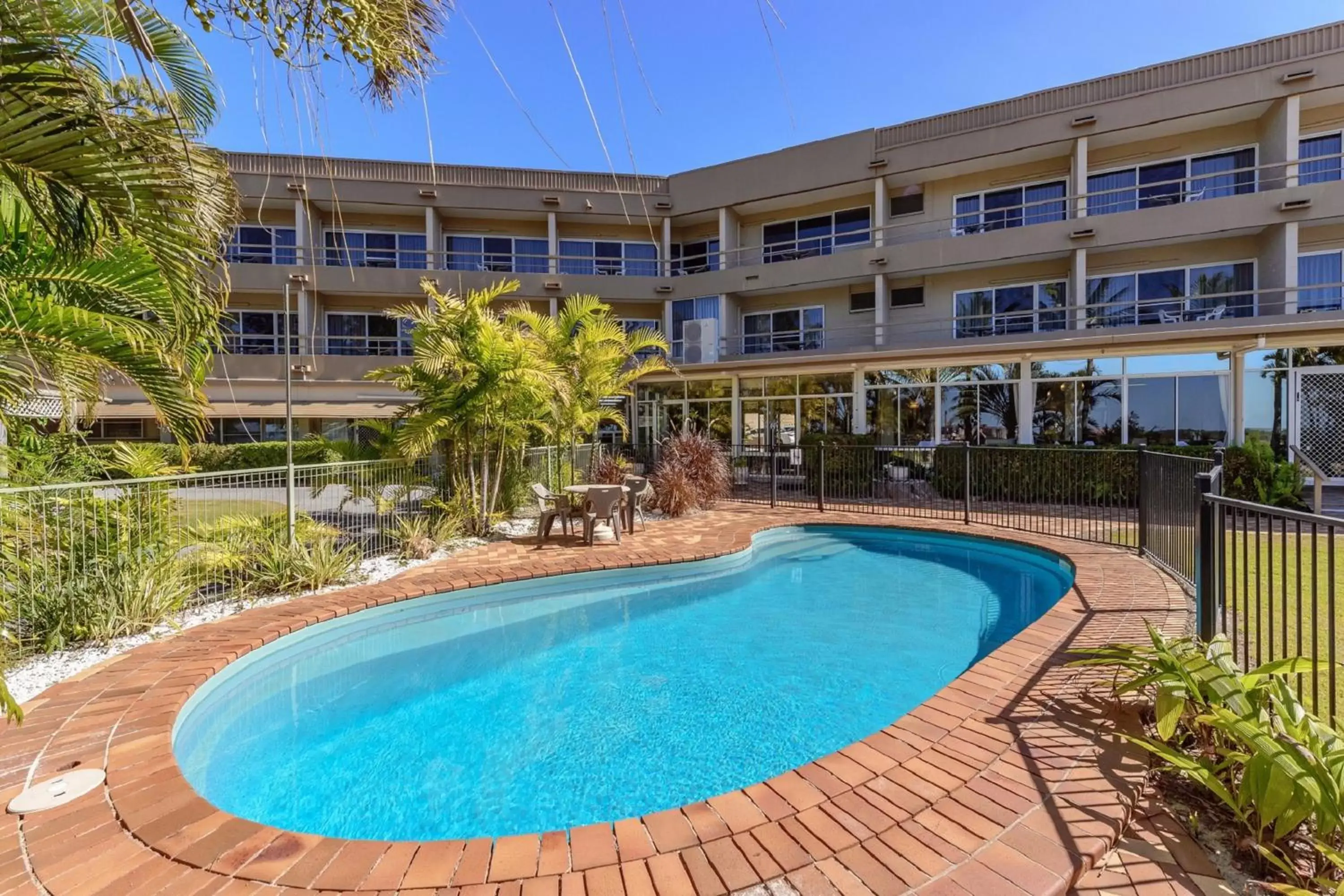 On site, Swimming Pool in Camelot Motel